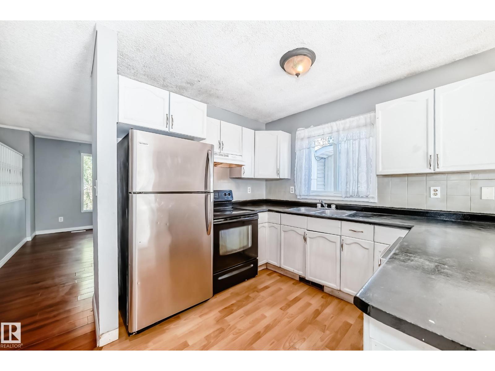 325 Warwick Rd Nw, Edmonton, Alberta  T5X 4R1 - Photo 7 - E4463856