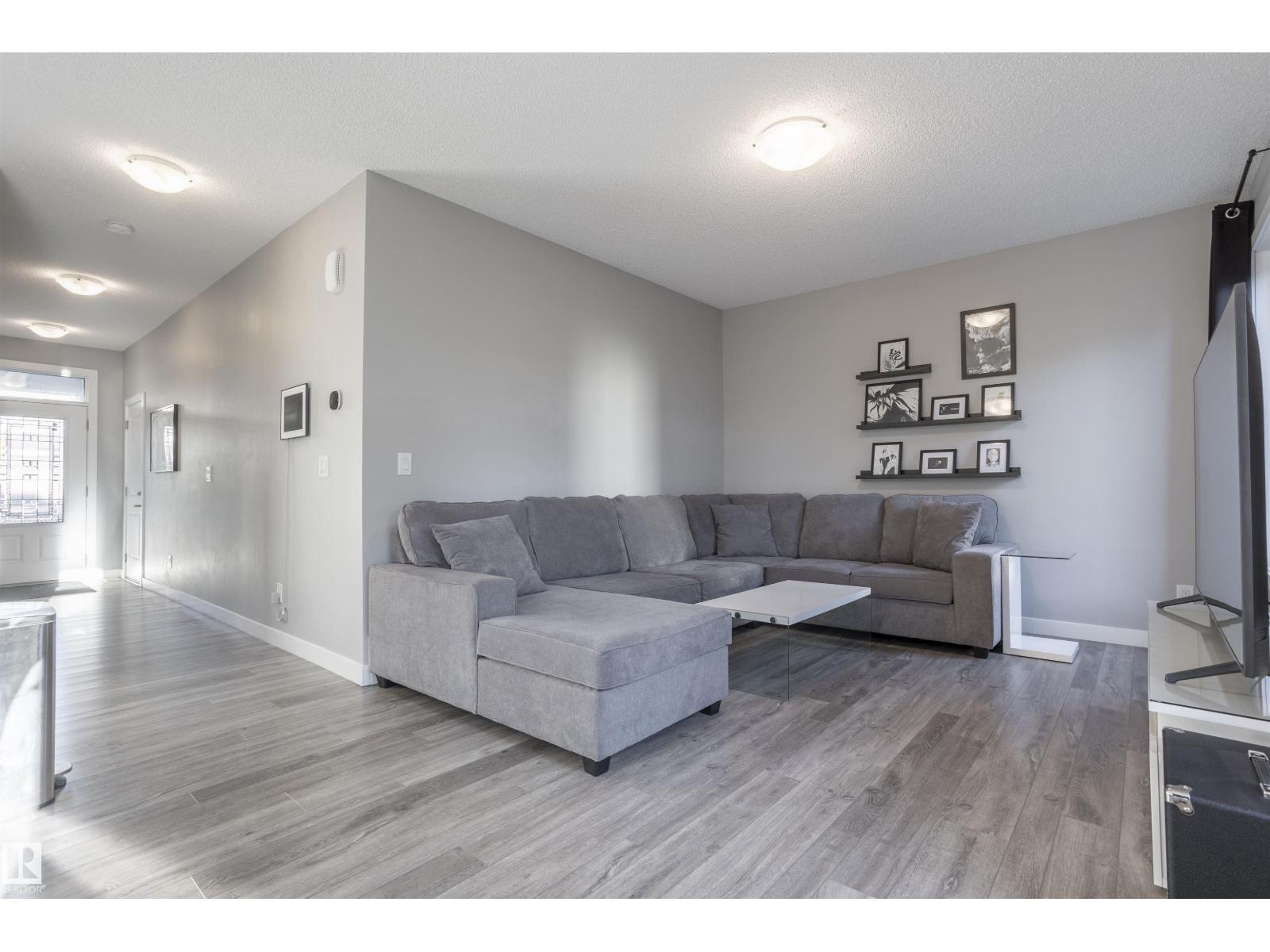 20031 18 Av Nw, Edmonton, Alberta  T6M 0Y1 - Photo 2 - E4463857