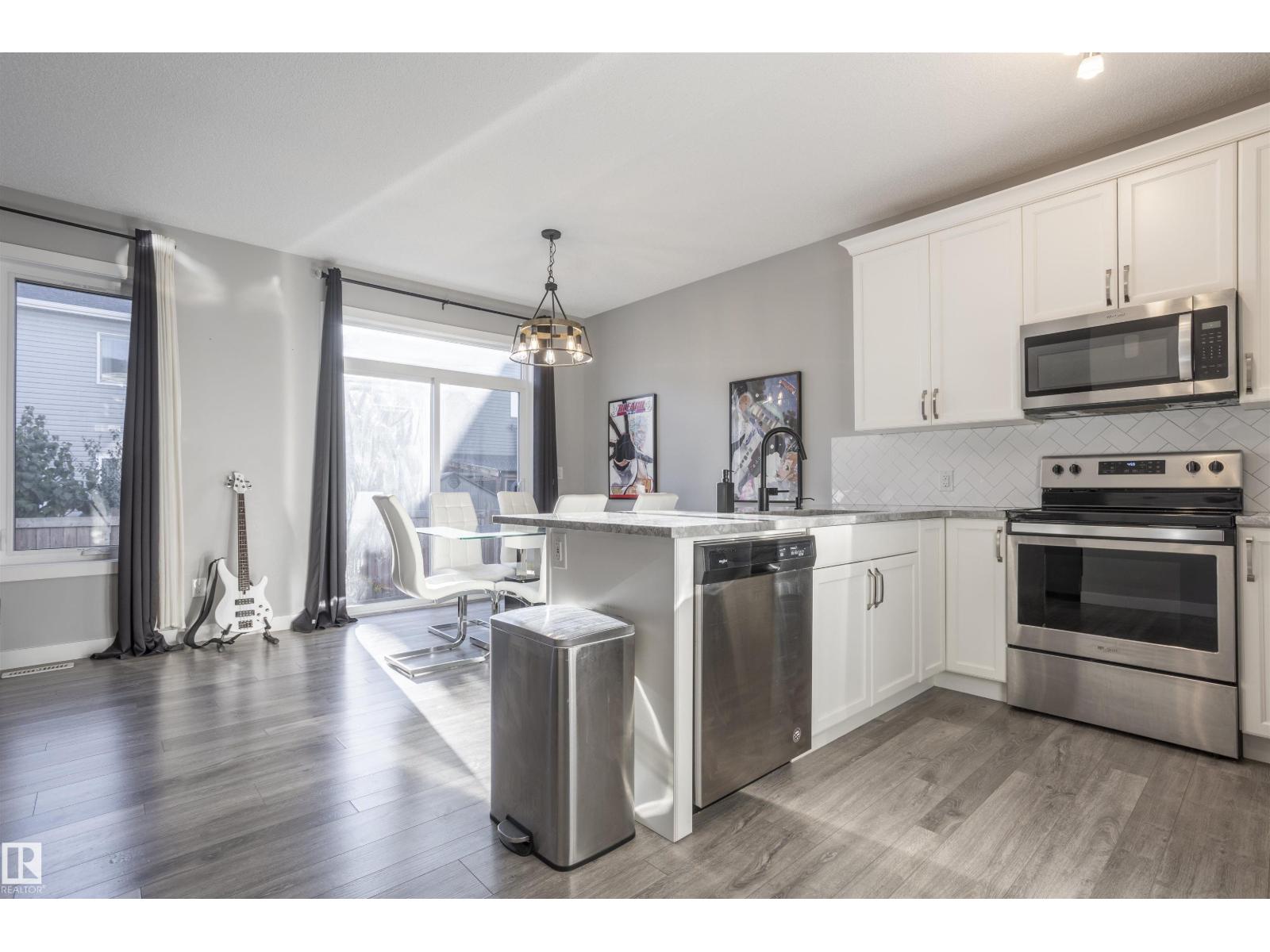 20031 18 Av Nw, Edmonton, Alberta  T6M 0Y1 - Photo 4 - E4463857