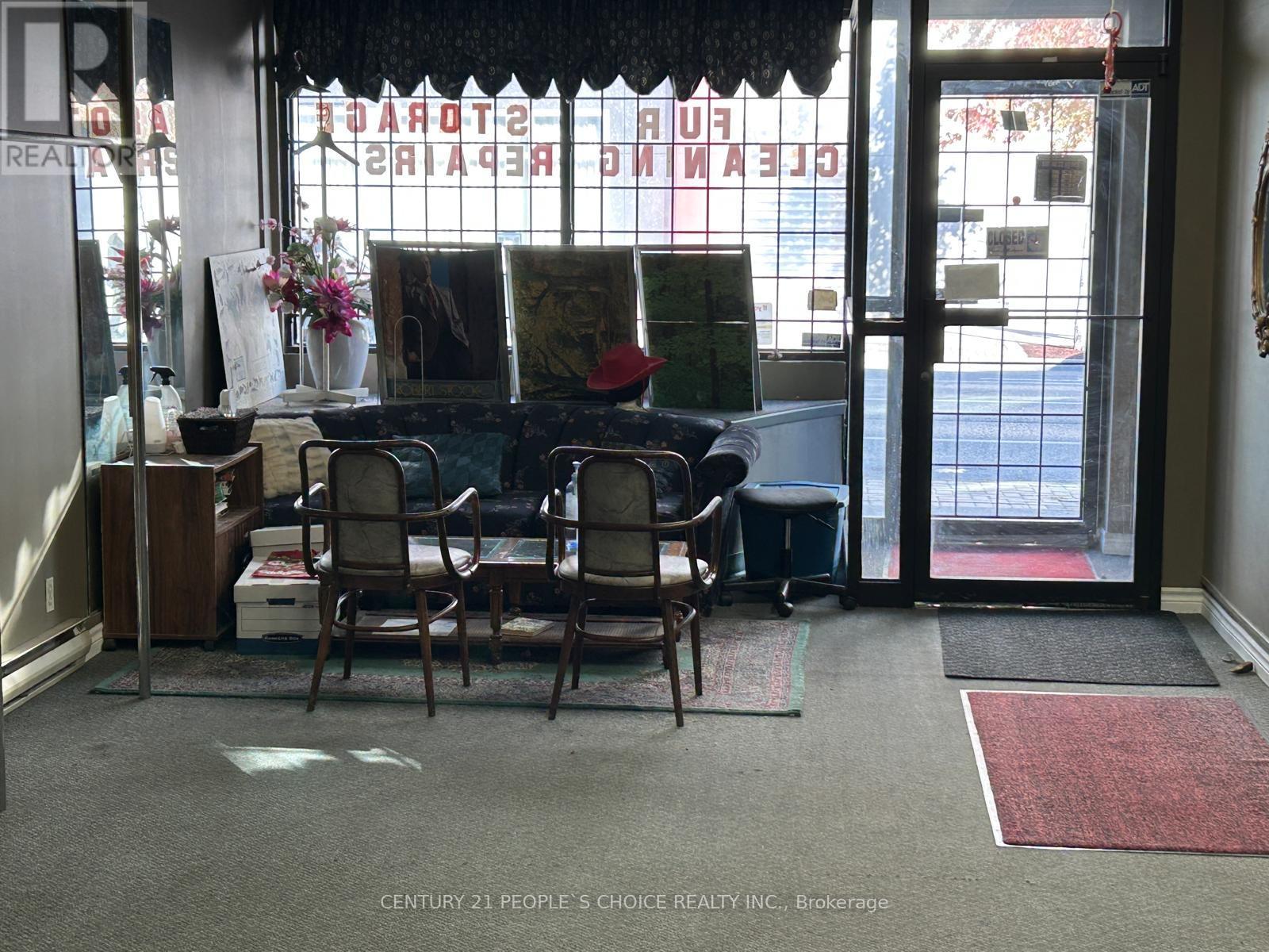 78 Simcoe Street N, Oshawa, Ontario  L1G 4S2 - Photo 2 - E12413552