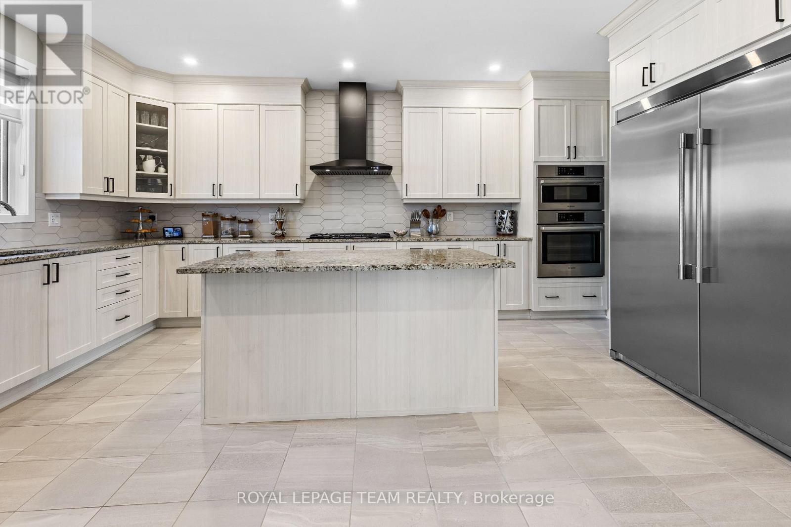 28 Dun Skipper Drive, Ottawa, Ontario  K1X 0J3 - Photo 11 - X12486983