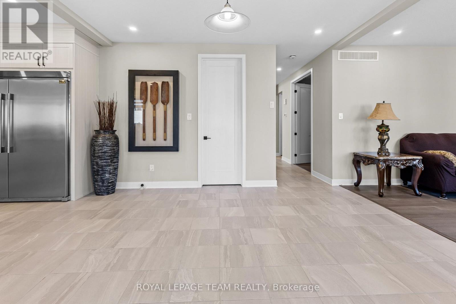 28 Dun Skipper Drive, Ottawa, Ontario  K1X 0J3 - Photo 13 - X12486983