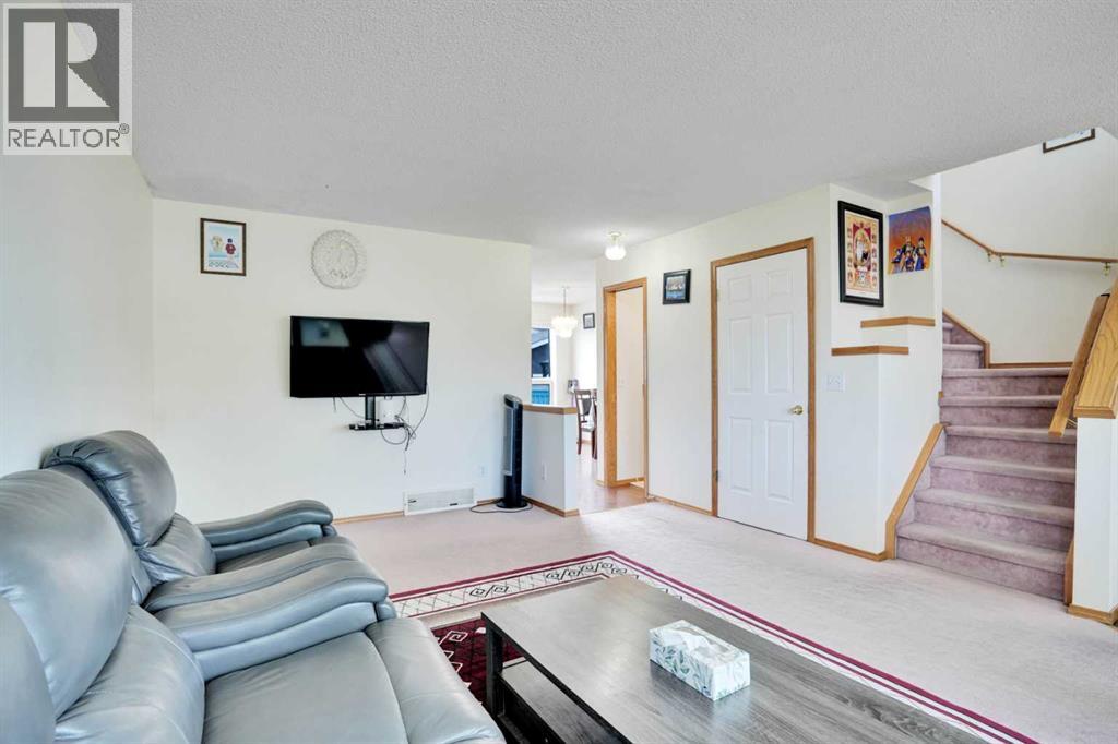 137 Martin Crossing Manor Ne, Calgary, Alberta  T3J 3R6 - Photo 11 - A2260814