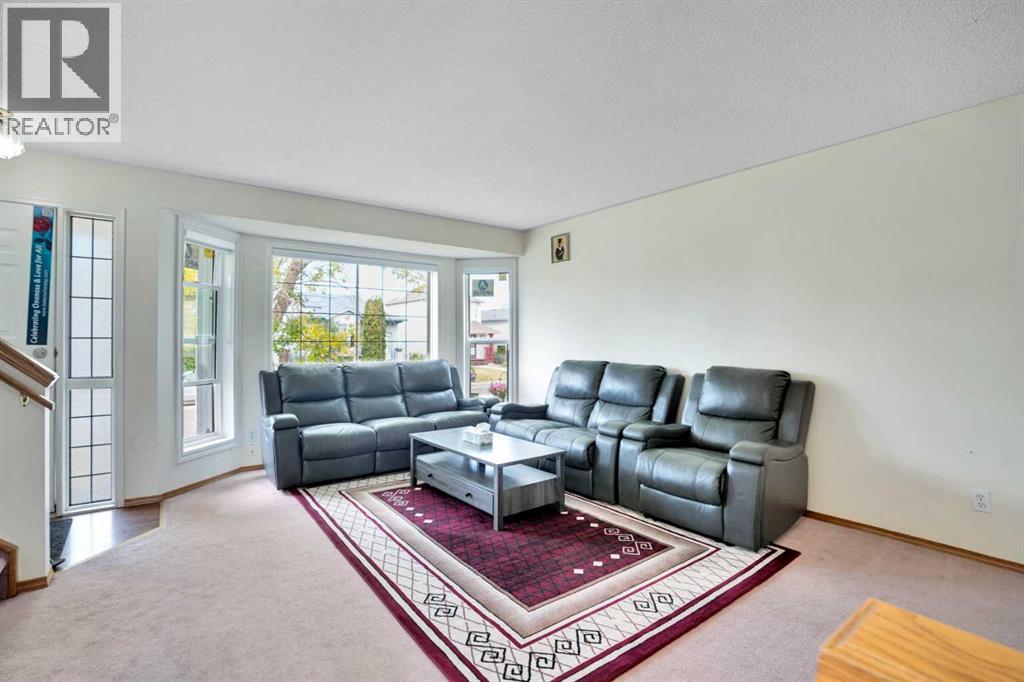 137 Martin Crossing Manor Ne, Calgary, Alberta  T3J 3R6 - Photo 9 - A2260814