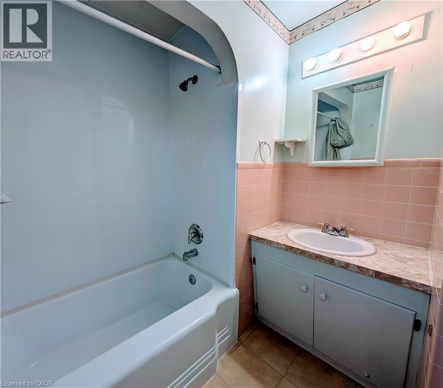 185 Highland Road W, Kitchener, Ontario  N2M 3C1 - Photo 13 - 40782222