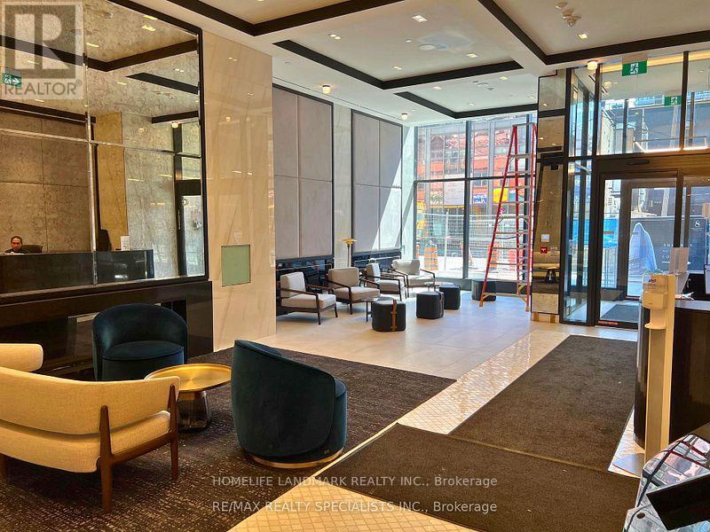 709 - 8 Wellesley Street Sw, Toronto, Ontario  M4Y 0J5 - Photo 4 - C12486972