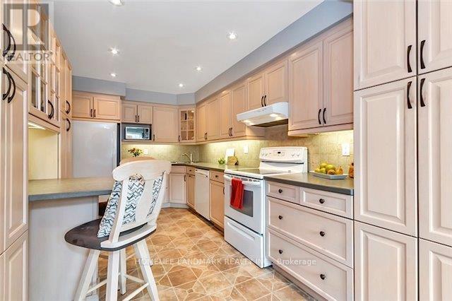 23 Hillfarm Drive, Toronto, Ontario  M1V 3C6 - Photo 9 - E12486978