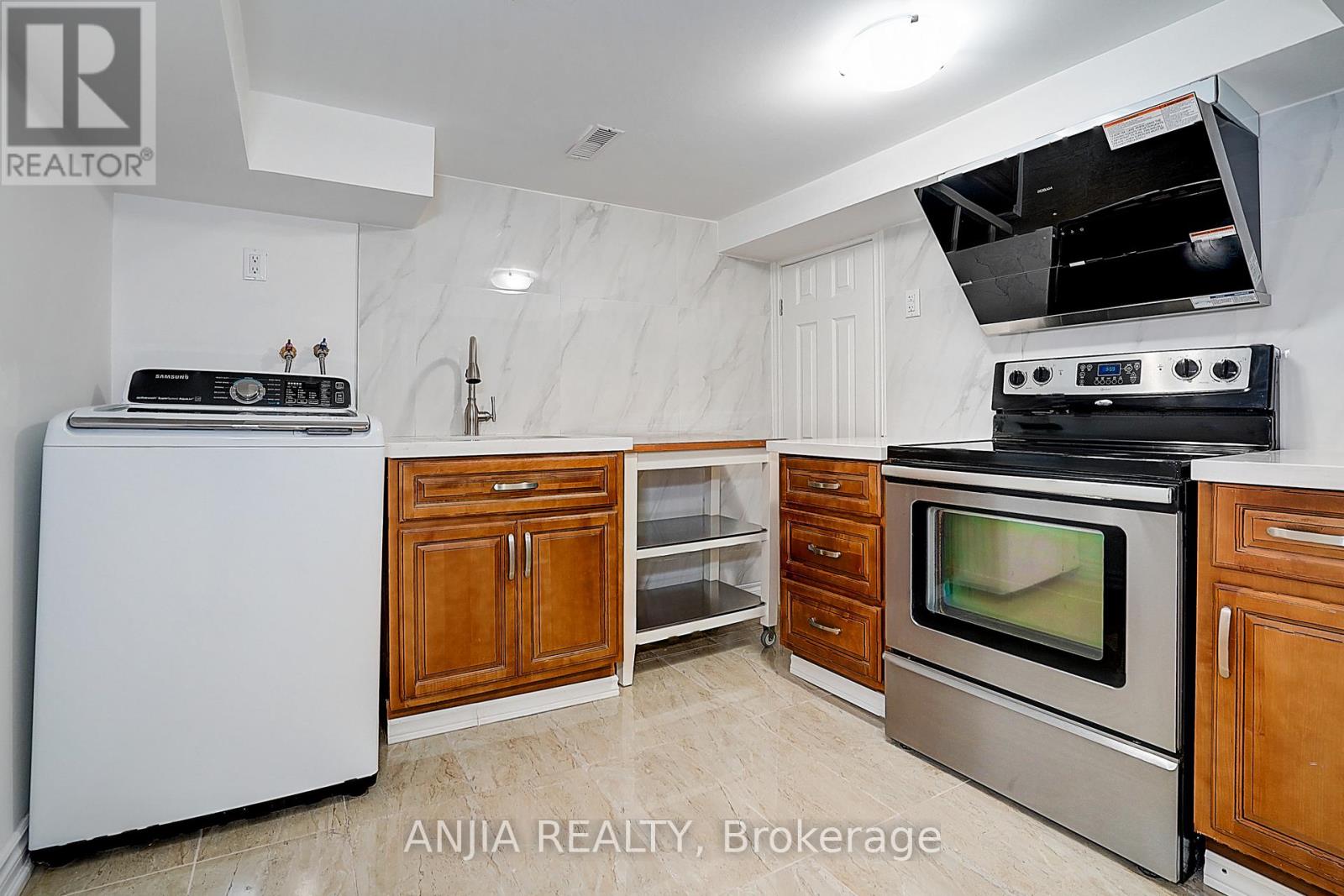 40 Foxglove Court, Markham, Ontario  L3R 3Y3 - Photo 34 - N12486975