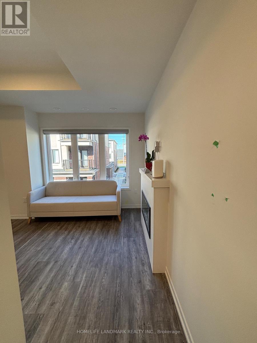 182 Matawin Lane, Richmond Hill, Ontario  L4B 3X9 - Photo 3 - N12486979