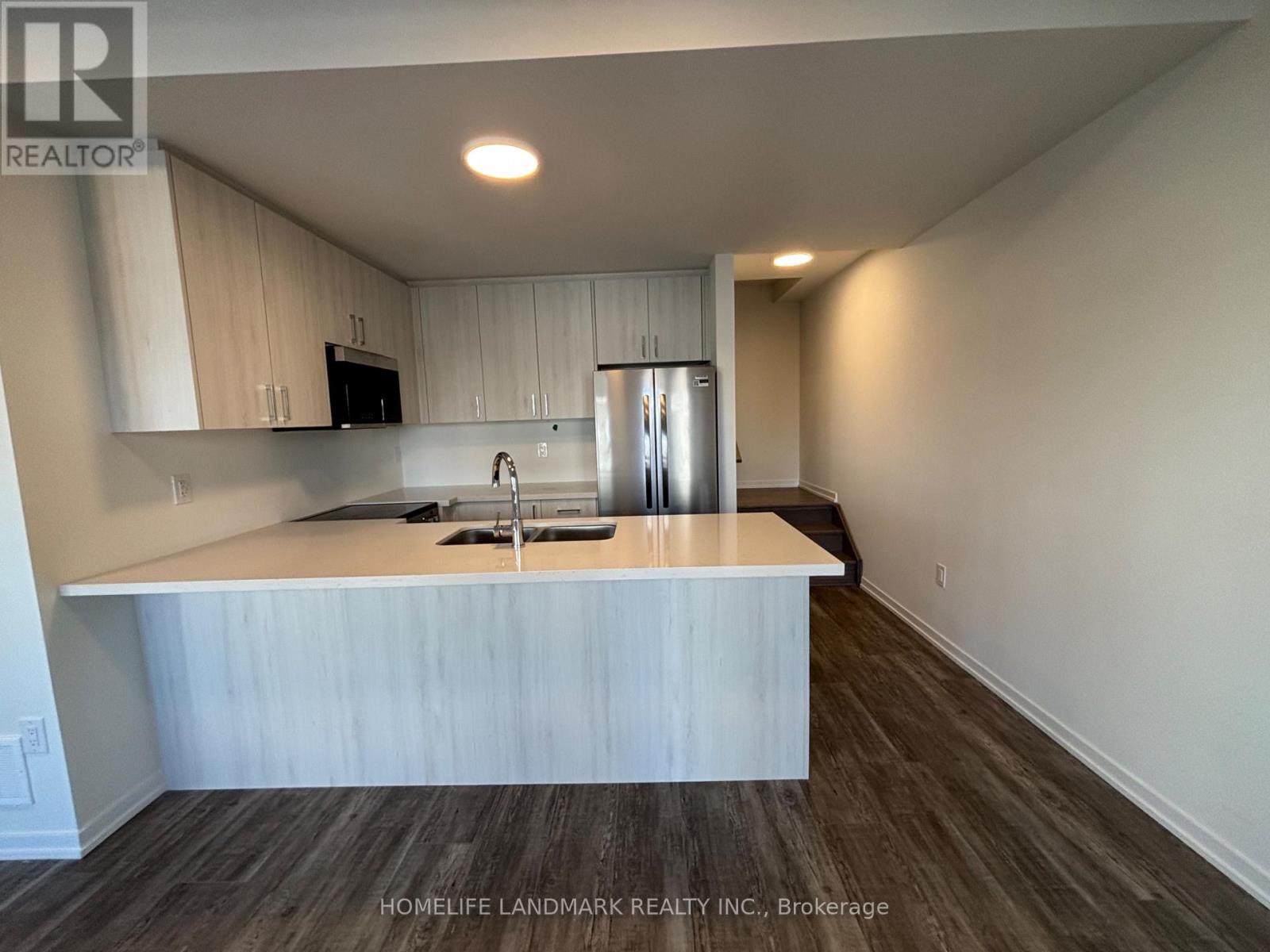 182 Matawin Lane, Richmond Hill, Ontario  L4B 3X9 - Photo 4 - N12486979