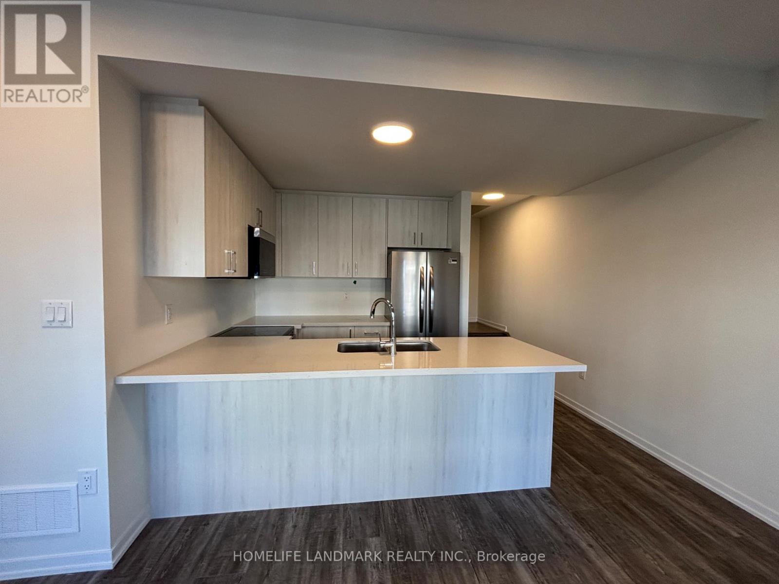 182 Matawin Lane, Richmond Hill, Ontario  L4B 3X9 - Photo 6 - N12486979