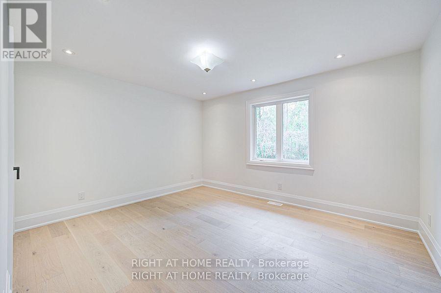 26375 Woodbine Ave Avenue, Georgina, Ontario  L4P 3E9 - Photo 10 - N12486980