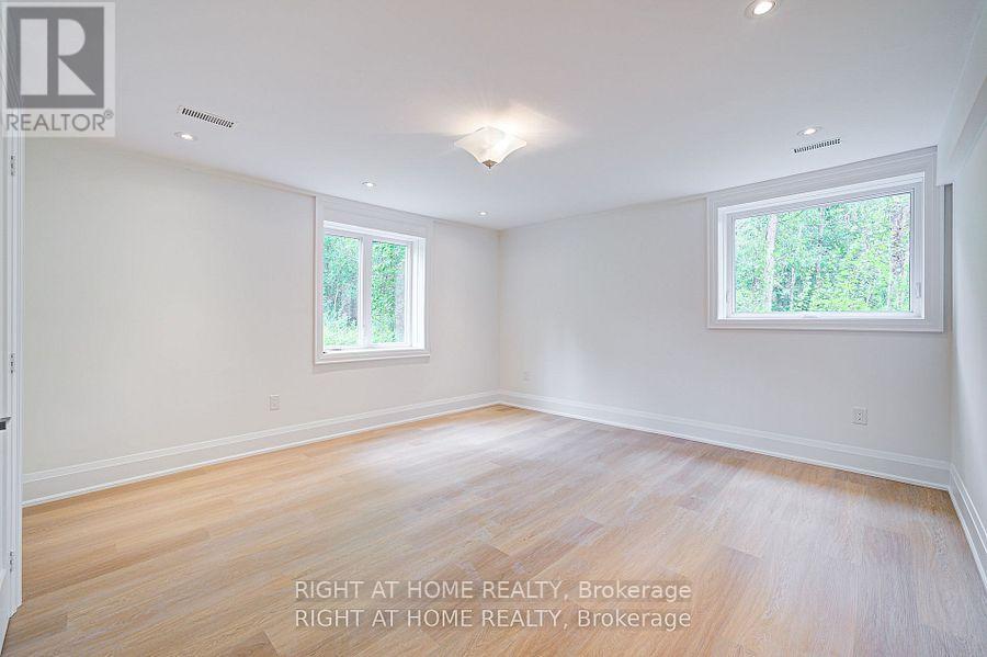 26375 Woodbine Ave Avenue, Georgina, Ontario  L4P 3E9 - Photo 25 - N12486980