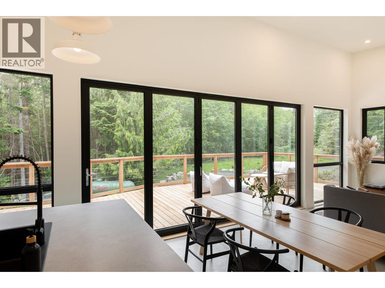 1290 Cowan Point Drive, Bowen Island, British Columbia  V0N 1G2 - Photo 8 - R3020217