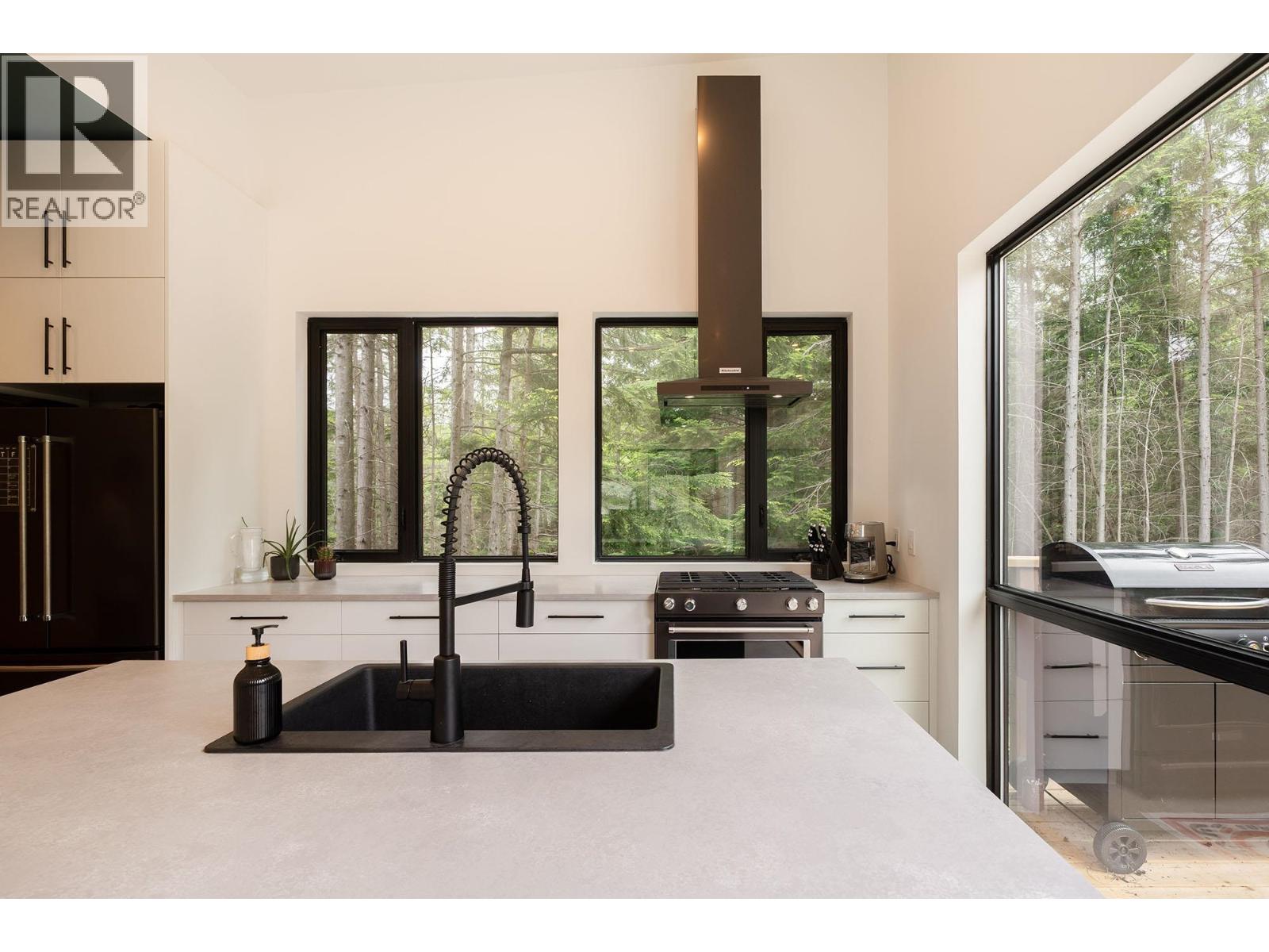 1290 Cowan Point Drive, Bowen Island, British Columbia  V0N 1G2 - Photo 19 - R3020217