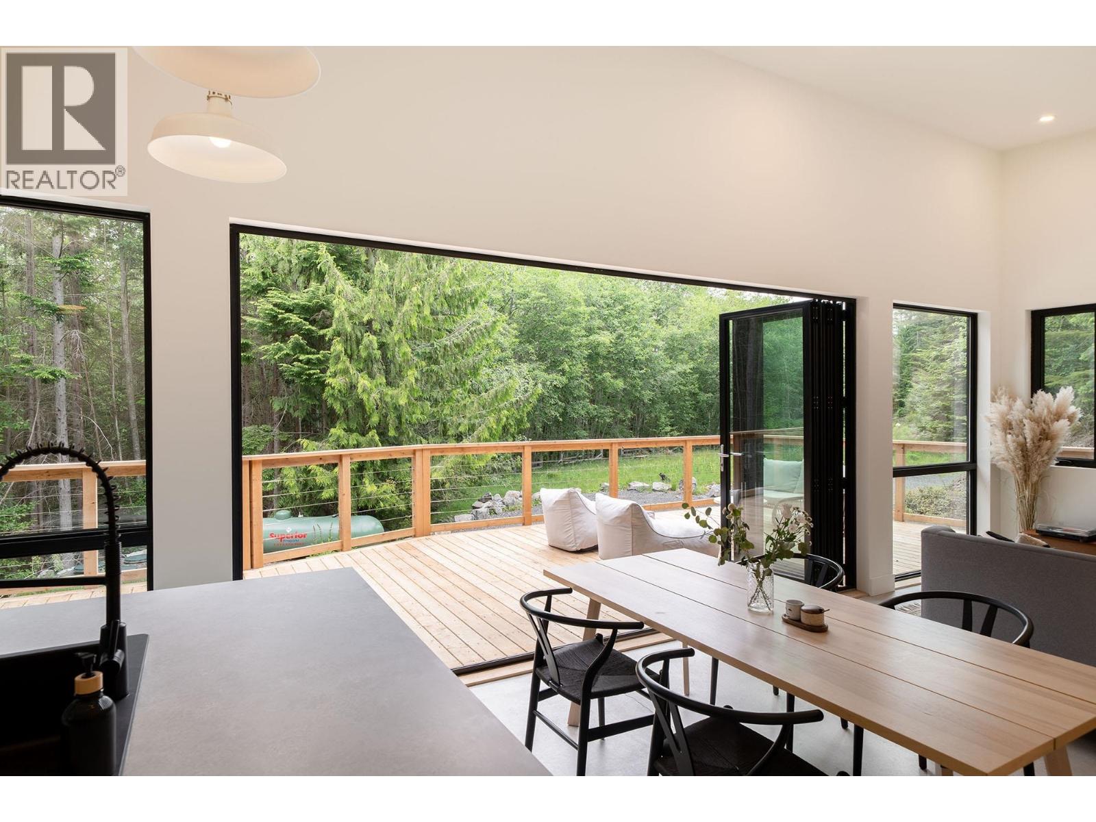 1290 Cowan Point Drive, Bowen Island, British Columbia  V0N 1G2 - Photo 13 - R3020217