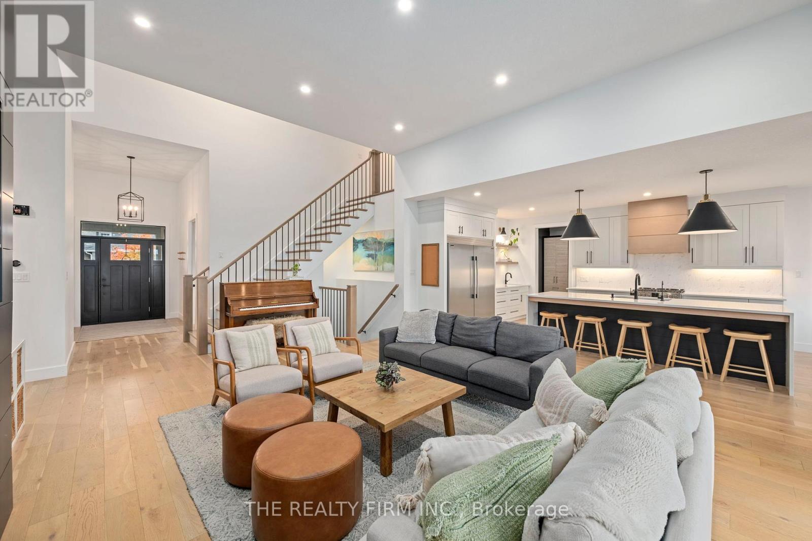 2568 Lucas Avenue, Strathroy-Caradoc (Mount Brydges), Ontario  N0L 1W0 - Photo 12 - X12486989