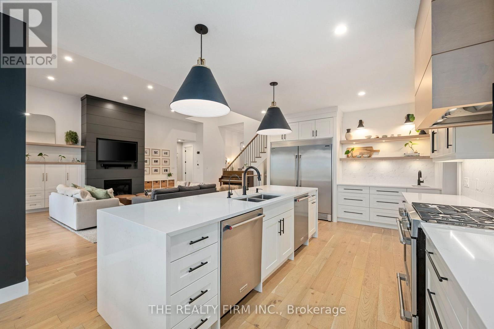 2568 Lucas Avenue, Strathroy-Caradoc (Mount Brydges), Ontario  N0L 1W0 - Photo 14 - X12486989