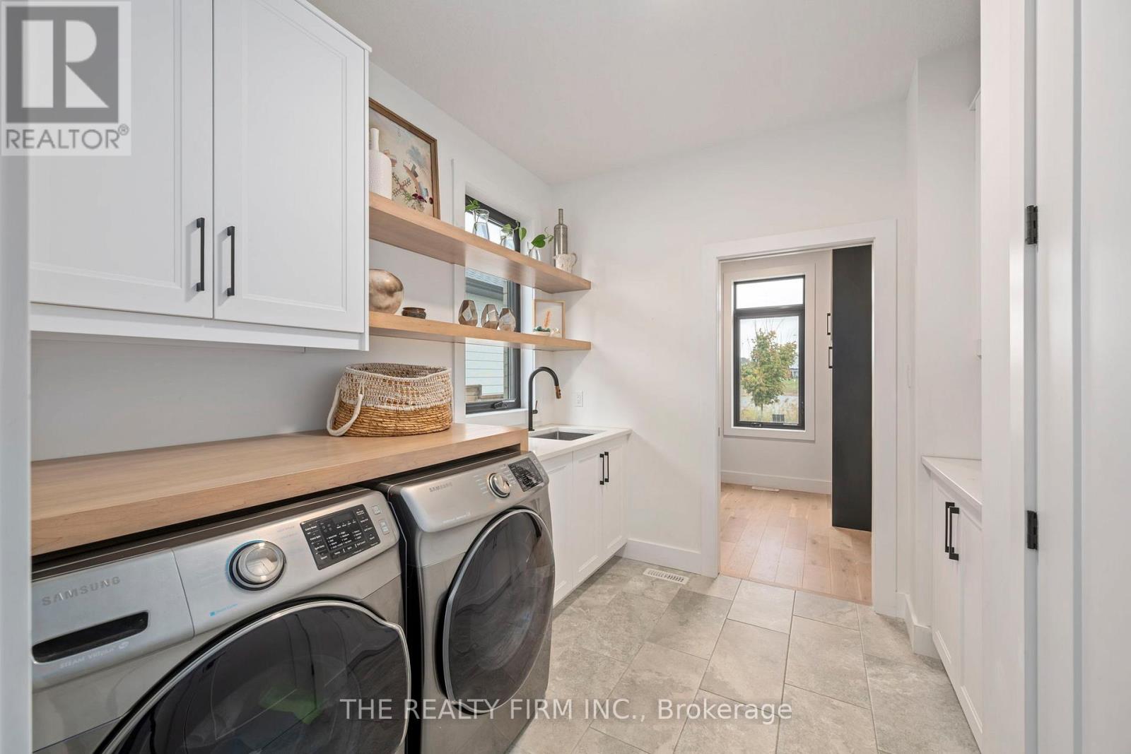 2568 Lucas Avenue, Strathroy-Caradoc (Mount Brydges), Ontario  N0L 1W0 - Photo 20 - X12486989