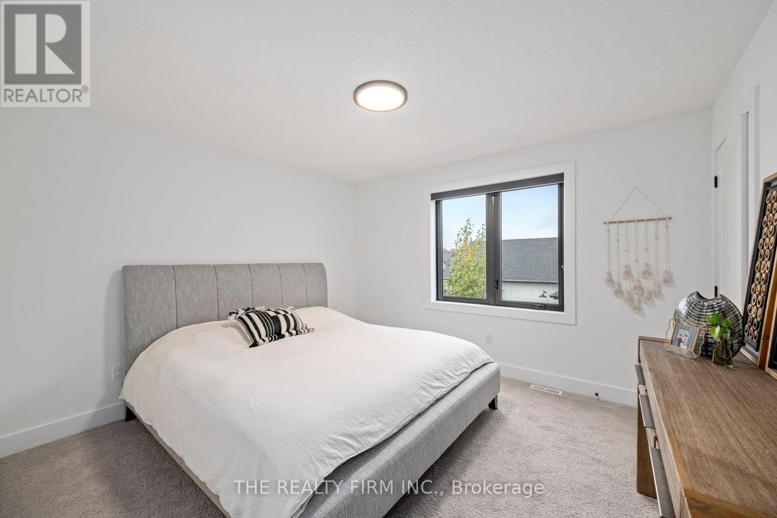 2568 Lucas Avenue, Strathroy-Caradoc (Mount Brydges), Ontario  N0L 1W0 - Photo 27 - X12486989