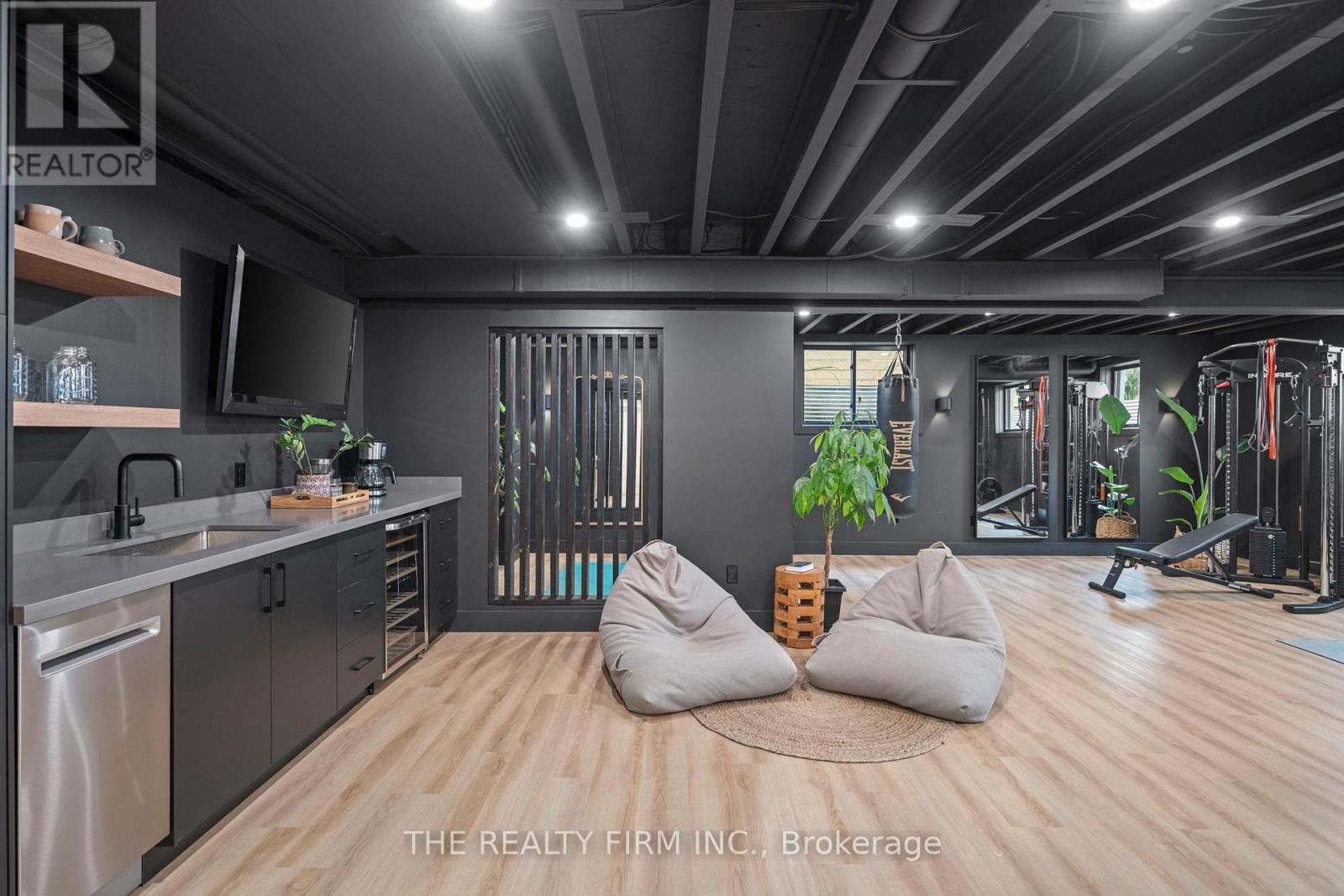 2568 Lucas Avenue, Strathroy-Caradoc (Mount Brydges), Ontario  N0L 1W0 - Photo 34 - X12486989