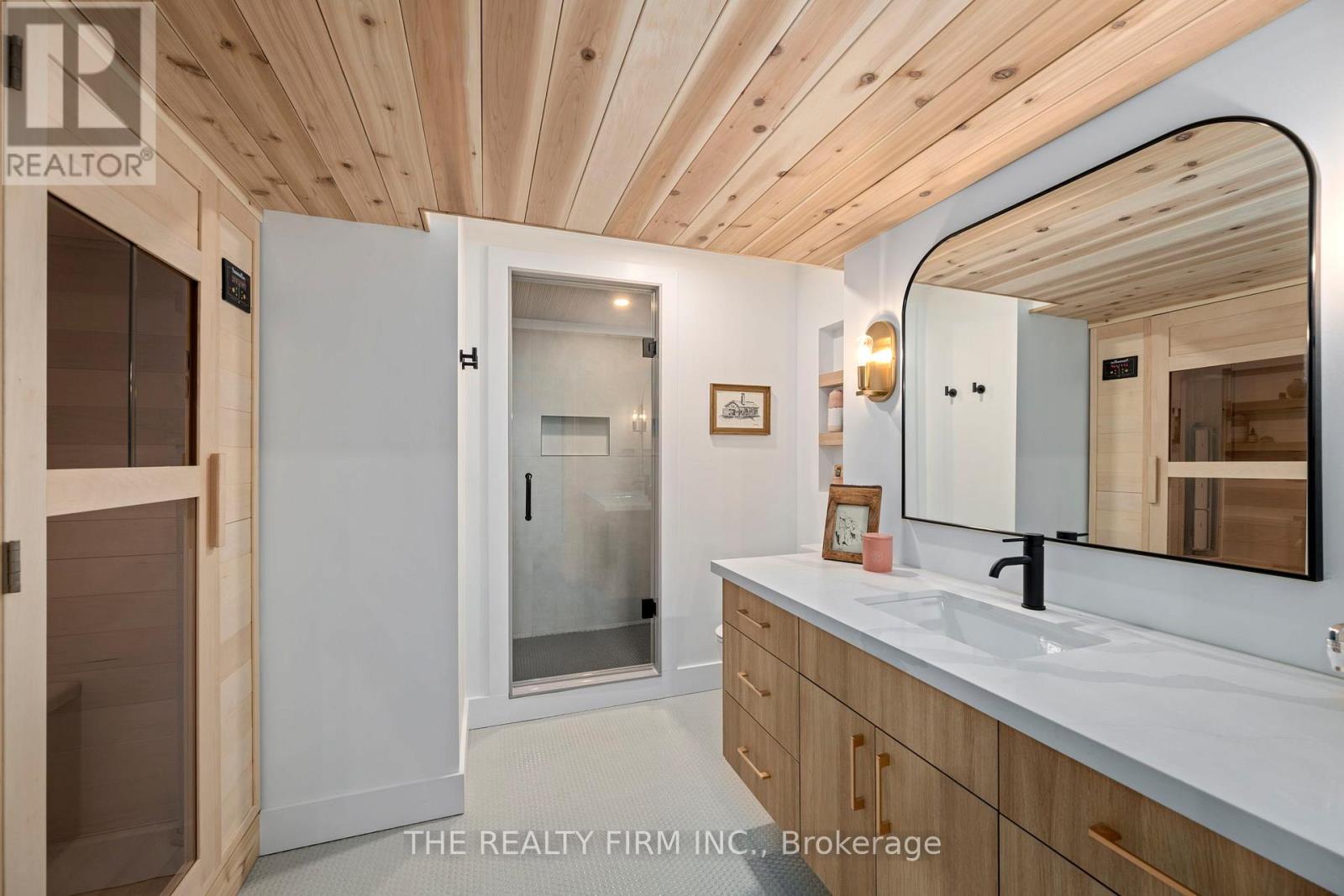 2568 Lucas Avenue, Strathroy-Caradoc (Mount Brydges), Ontario  N0L 1W0 - Photo 39 - X12486989