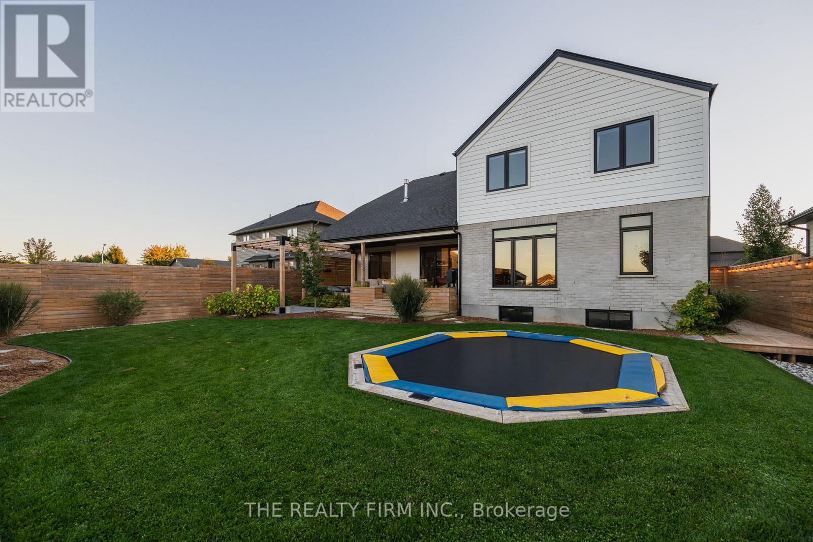 2568 Lucas Avenue, Strathroy-Caradoc (Mount Brydges), Ontario  N0L 1W0 - Photo 42 - X12486989