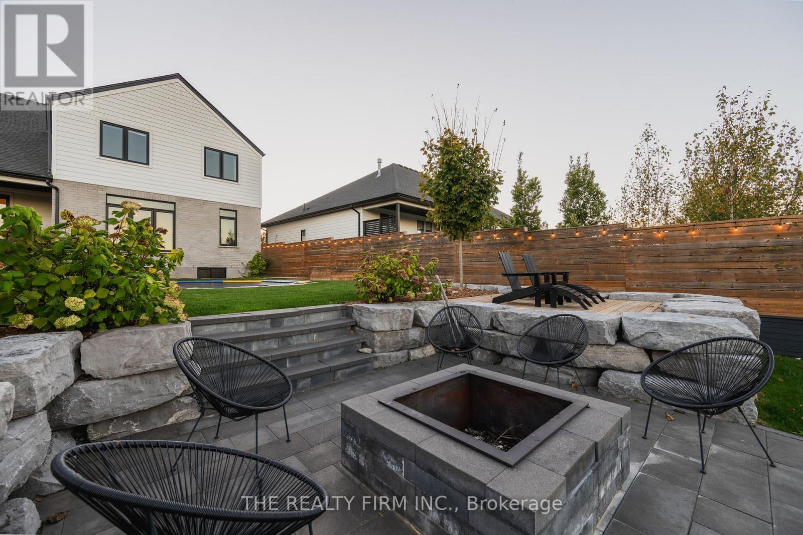 2568 Lucas Avenue, Strathroy-Caradoc (Mount Brydges), Ontario  N0L 1W0 - Photo 48 - X12486989