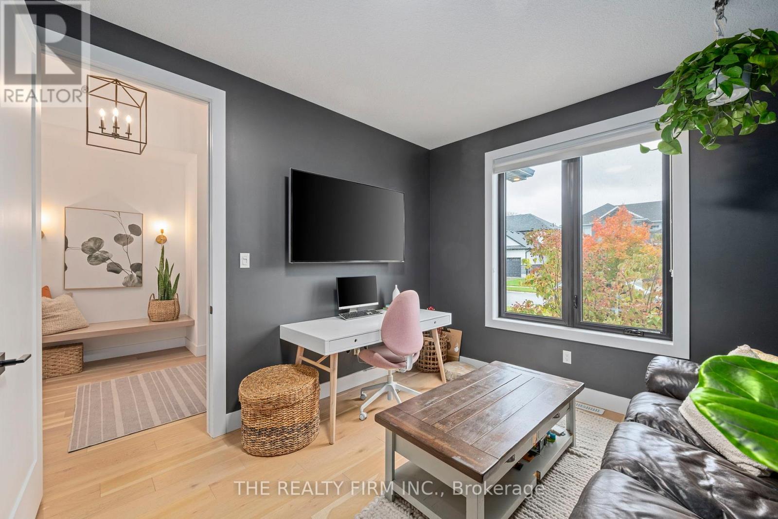 2568 Lucas Avenue, Strathroy-Caradoc (Mount Brydges), Ontario  N0L 1W0 - Photo 6 - X12486989