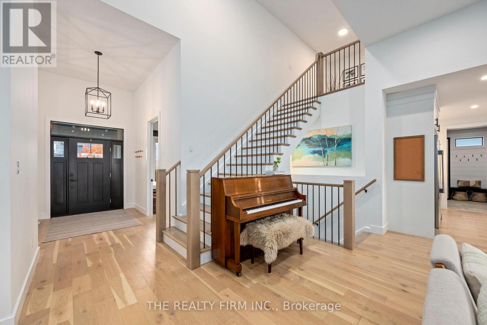 2568 Lucas Avenue, Strathroy-Caradoc (Mount Brydges), Ontario  N0L 1W0 - Photo 7 - X12486989