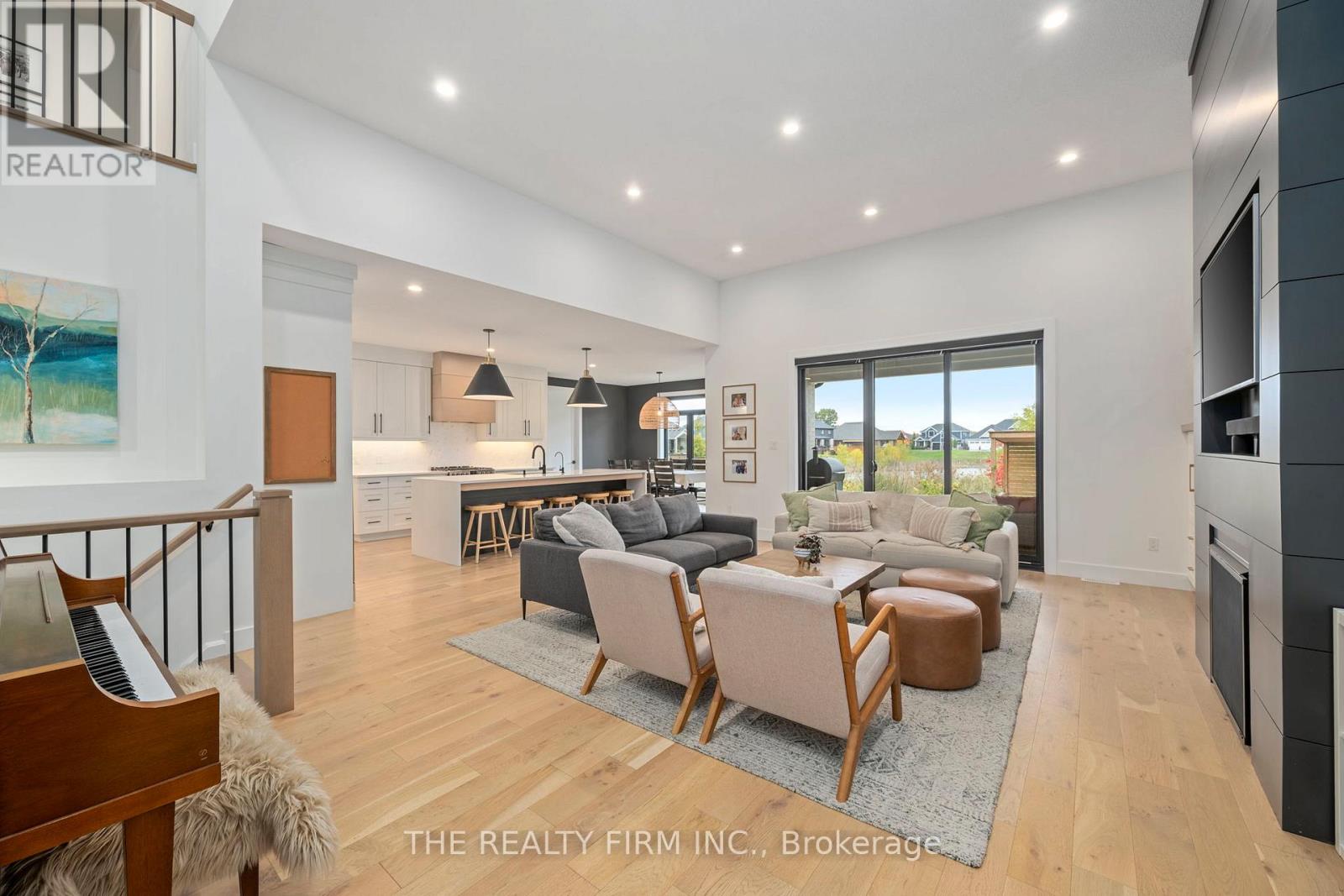 2568 Lucas Avenue, Strathroy-Caradoc (Mount Brydges), Ontario  N0L 1W0 - Photo 8 - X12486989