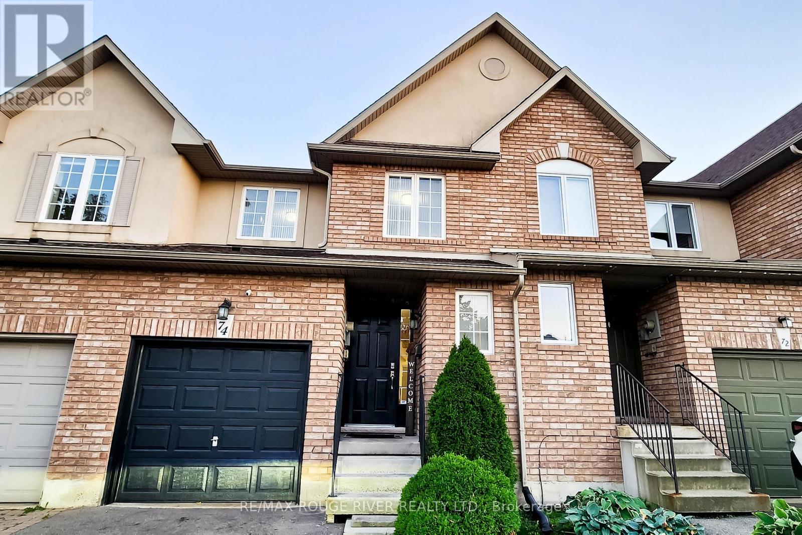 74 MEADOW WOOD CRESCENT, Hamilton, Ontario