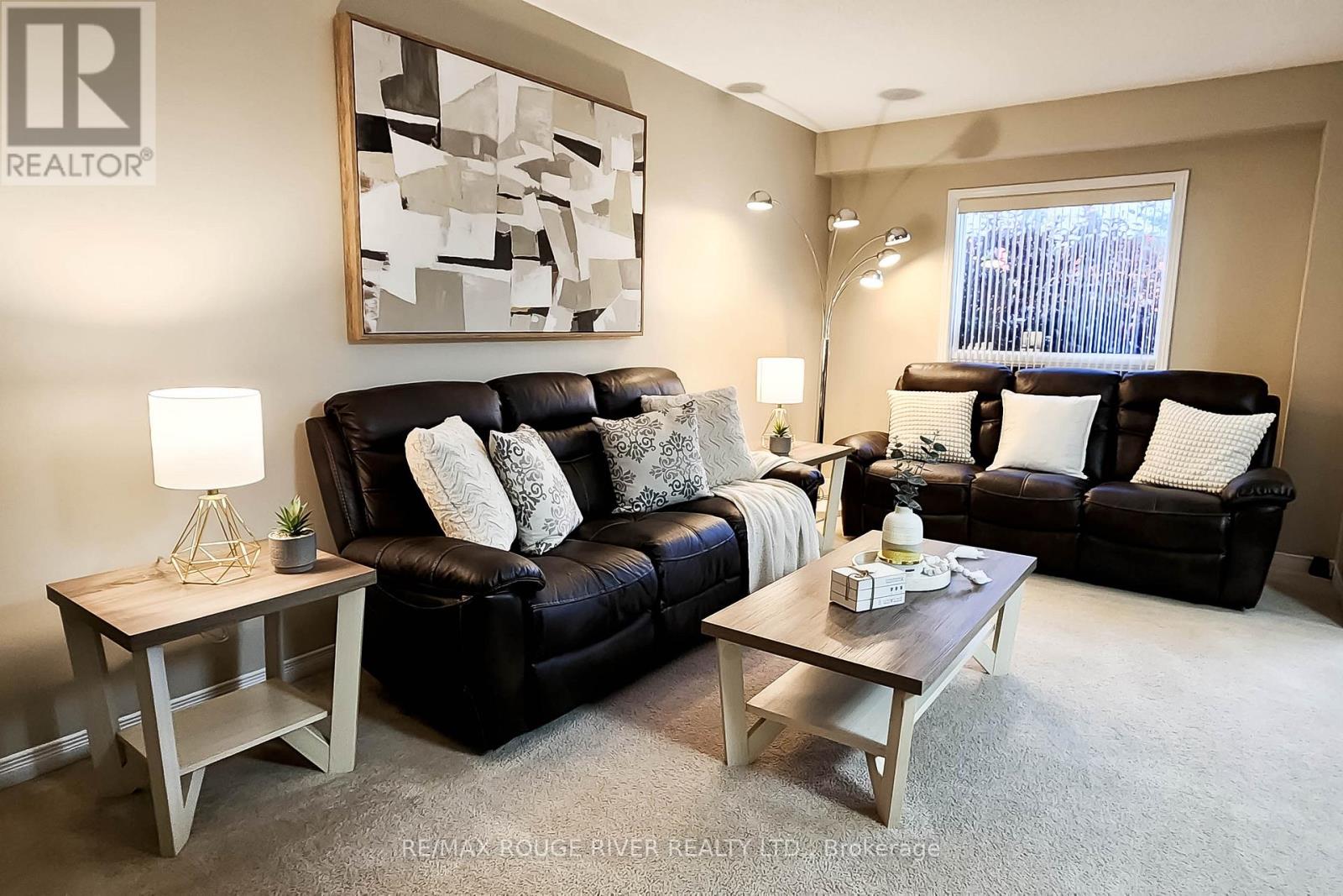 74 Meadow Wood Crescent, Hamilton, Ontario  L8J 3Z8 - Photo 2 - X12486973