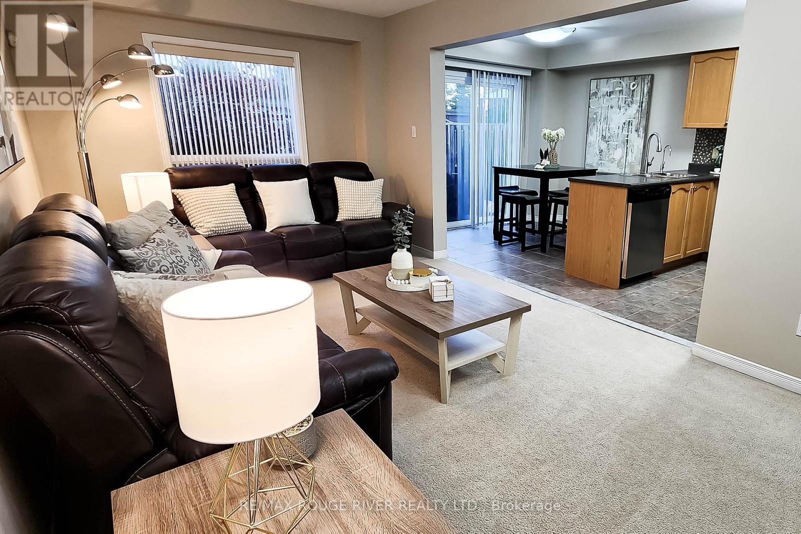 74 Meadow Wood Crescent, Hamilton, Ontario  L8J 3Z8 - Photo 5 - X12486973