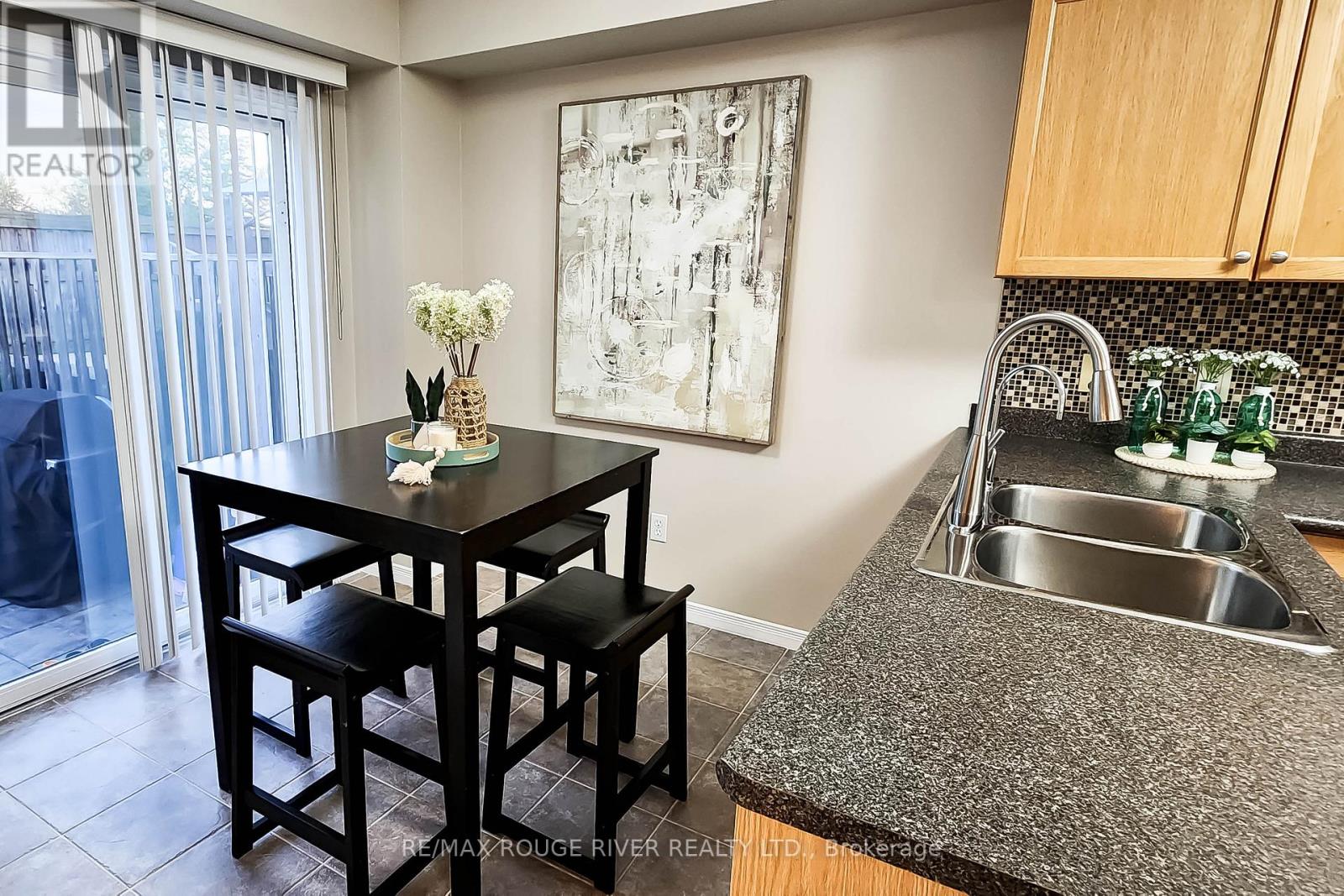 74 Meadow Wood Crescent, Hamilton, Ontario  L8J 3Z8 - Photo 9 - X12486973