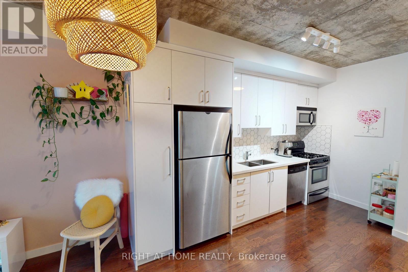 403 - 1 Shaw Street, Toronto, Ontario  M6K 0A1 - Photo 10 - C12487003