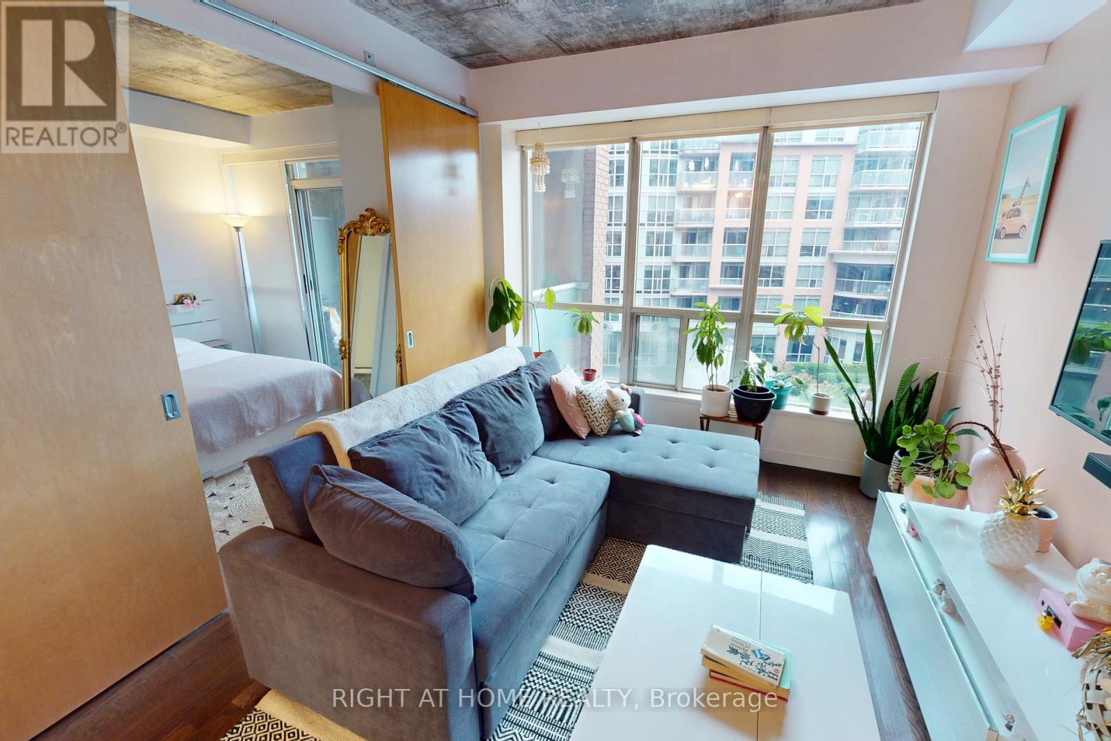 403 - 1 Shaw Street, Toronto, Ontario  M6K 0A1 - Photo 13 - C12487003