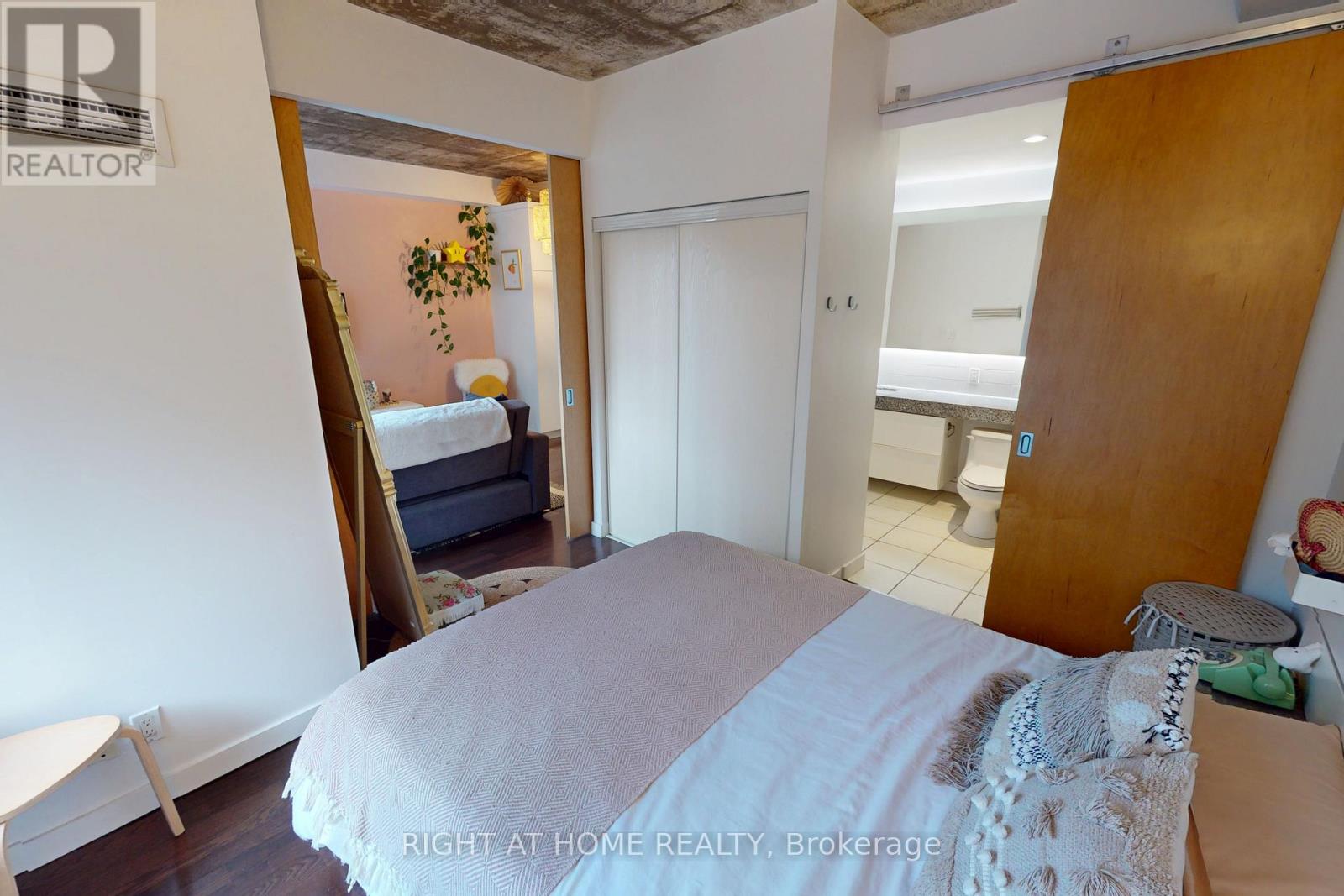 403 - 1 Shaw Street, Toronto, Ontario  M6K 0A1 - Photo 22 - C12487003