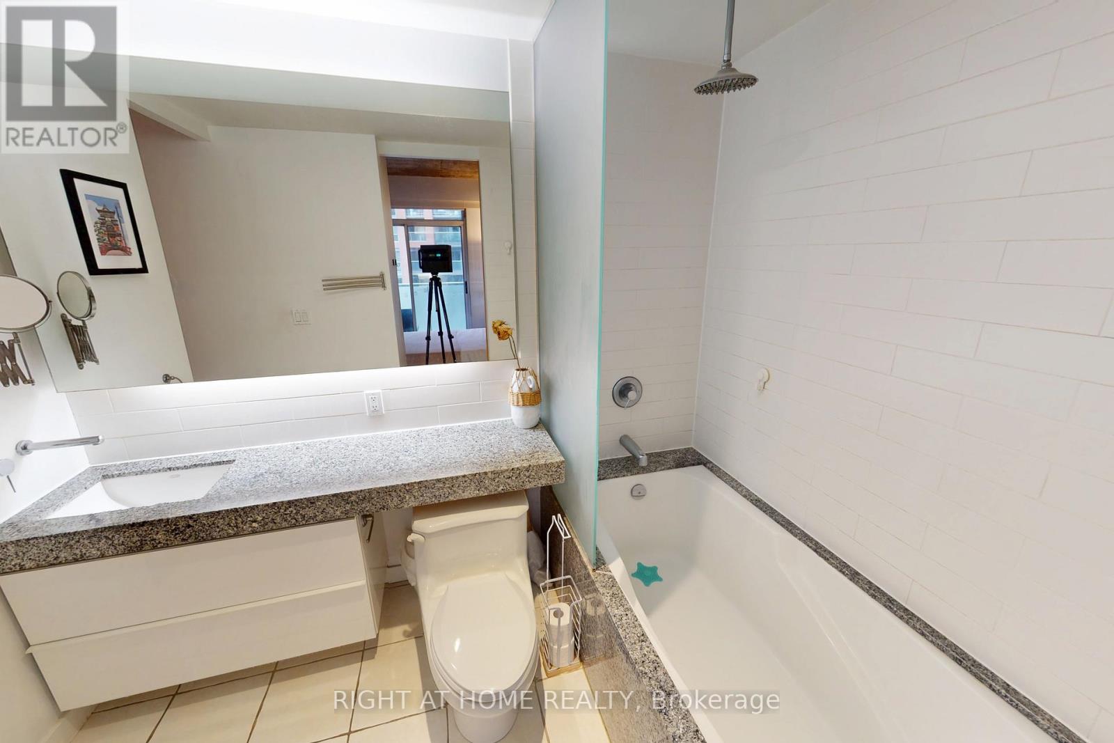 403 - 1 Shaw Street, Toronto, Ontario  M6K 0A1 - Photo 24 - C12487003