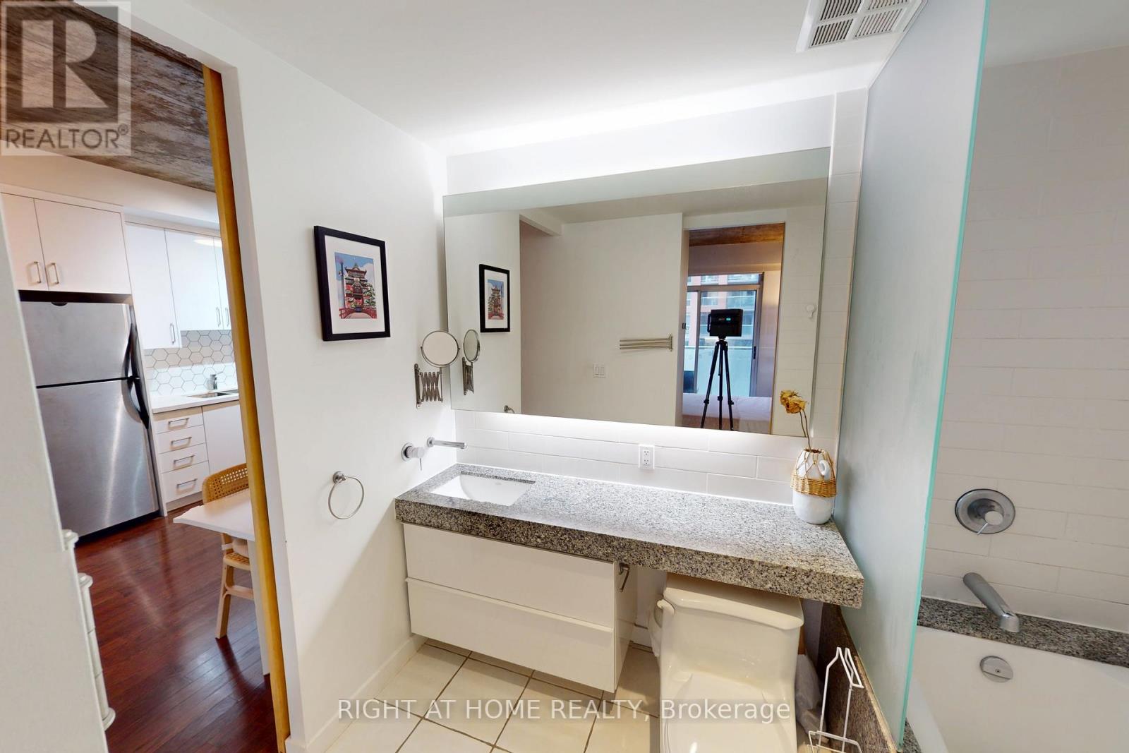 403 - 1 Shaw Street, Toronto, Ontario  M6K 0A1 - Photo 25 - C12487003