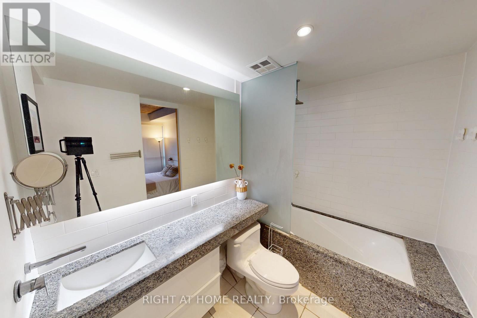 403 - 1 Shaw Street, Toronto, Ontario  M6K 0A1 - Photo 27 - C12487003