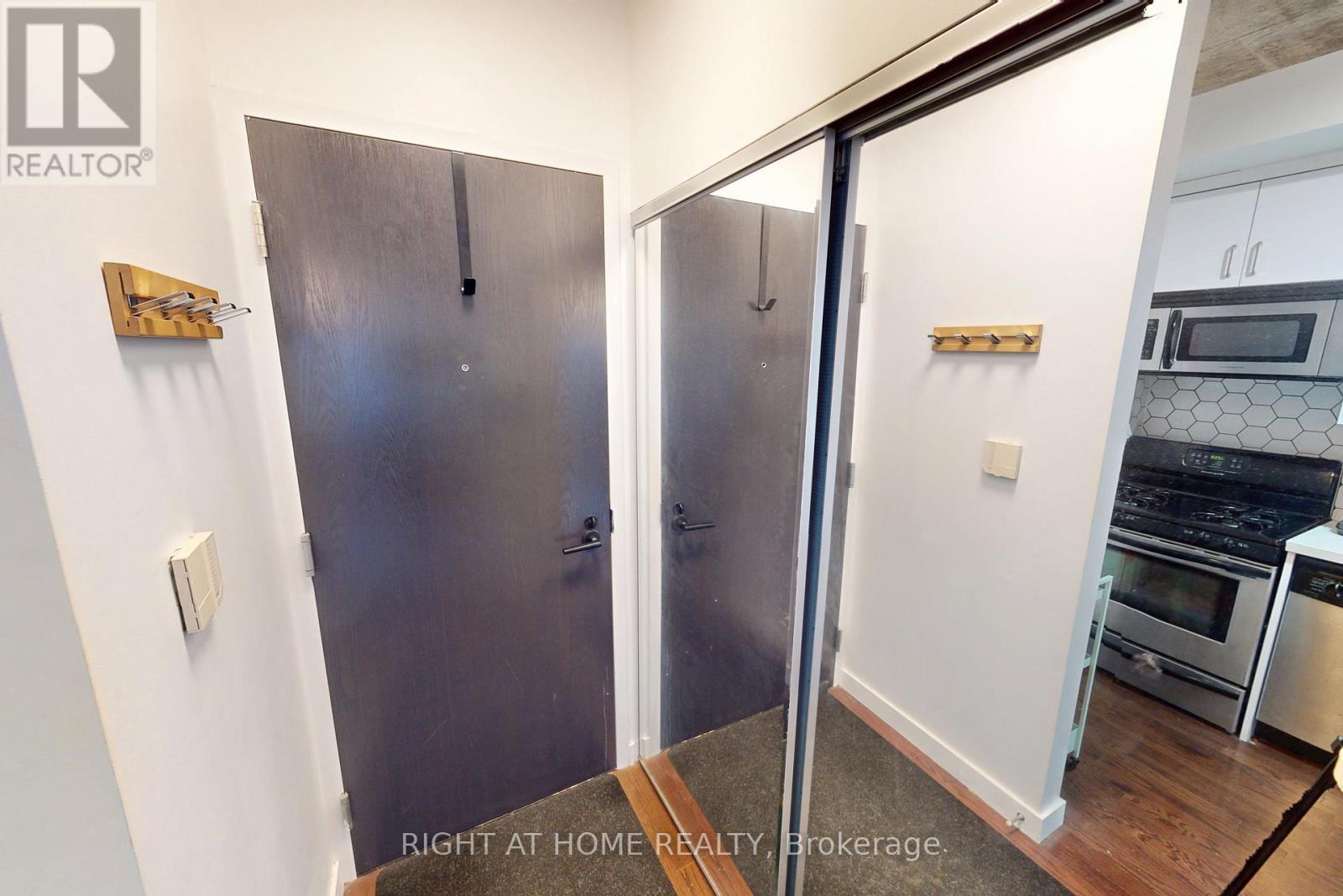 403 - 1 Shaw Street, Toronto, Ontario  M6K 0A1 - Photo 4 - C12487003