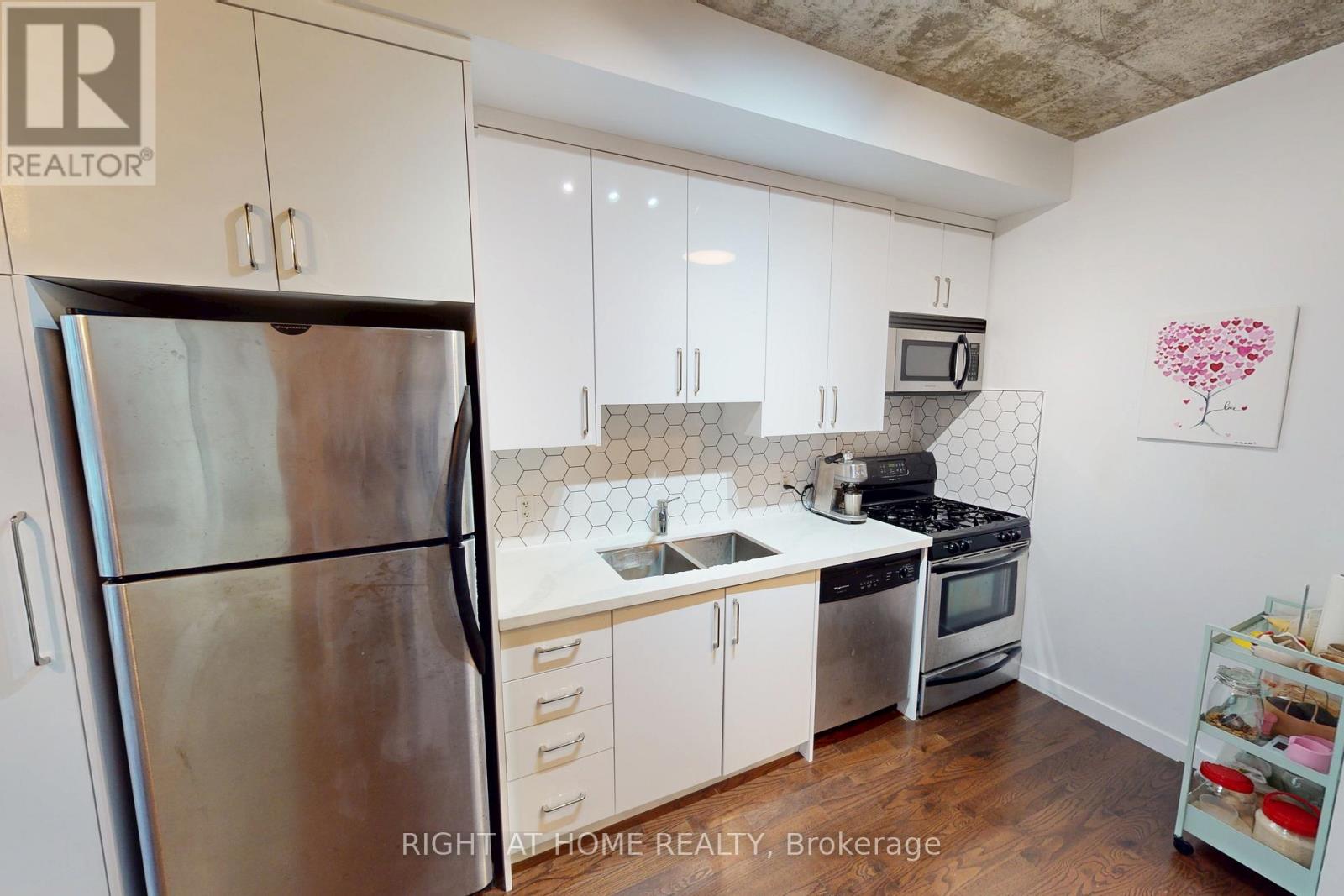 403 - 1 Shaw Street, Toronto, Ontario  M6K 0A1 - Photo 6 - C12487003