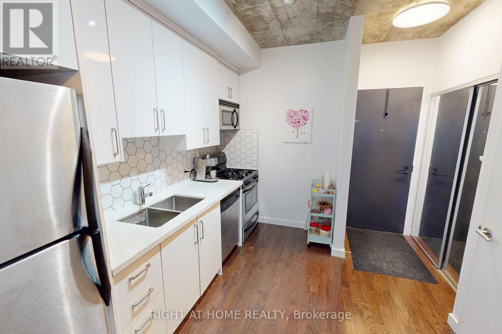 403 - 1 Shaw Street, Toronto, Ontario  M6K 0A1 - Photo 7 - C12487003