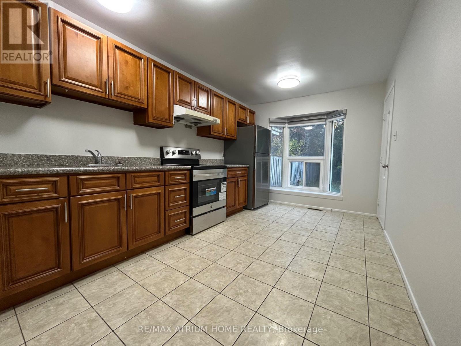 75 Mccool Court, Toronto, Ontario  M1V 2E3 - Photo 2 - E12487012