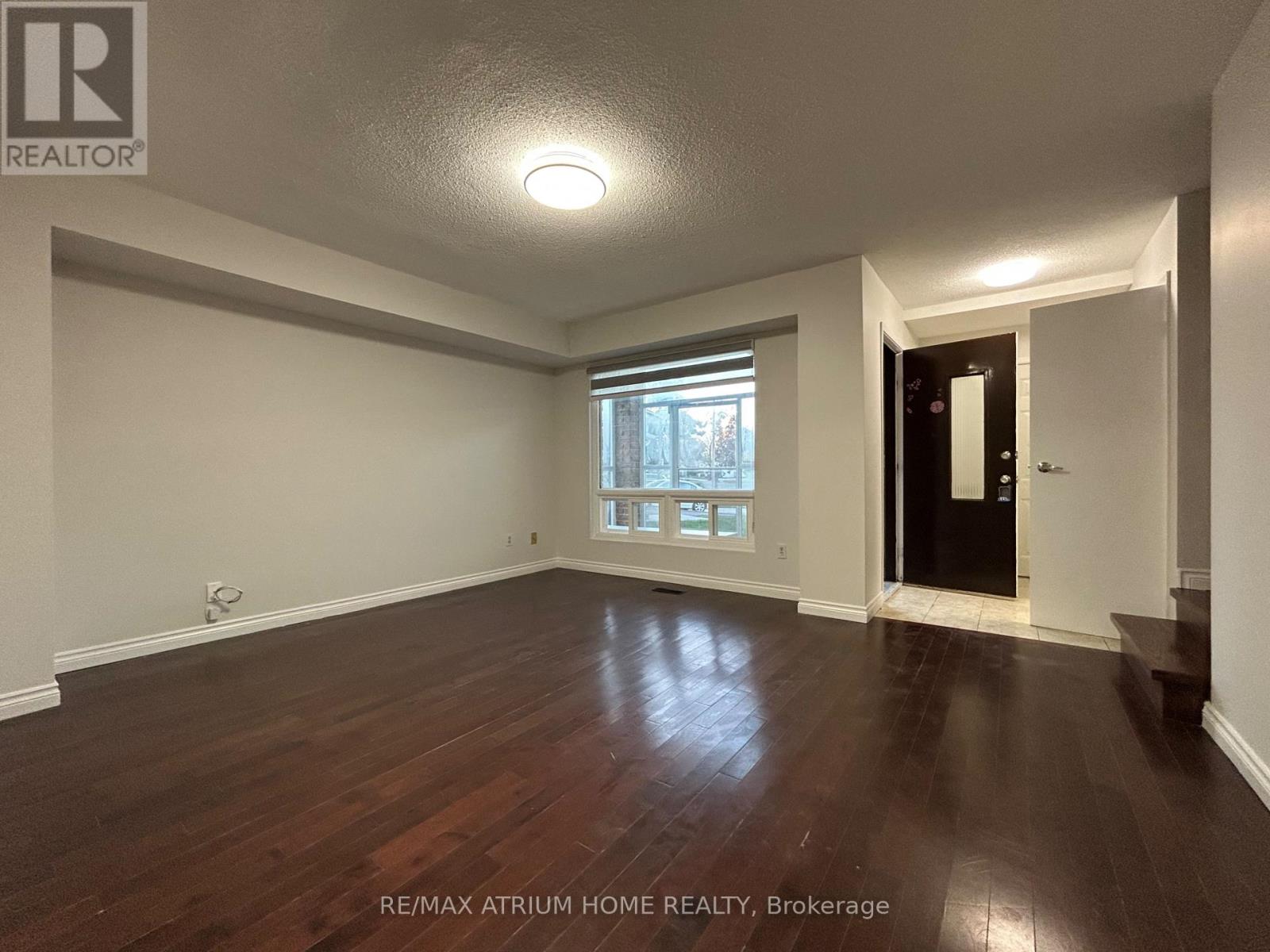 75 Mccool Court, Toronto, Ontario  M1V 2E3 - Photo 3 - E12487012