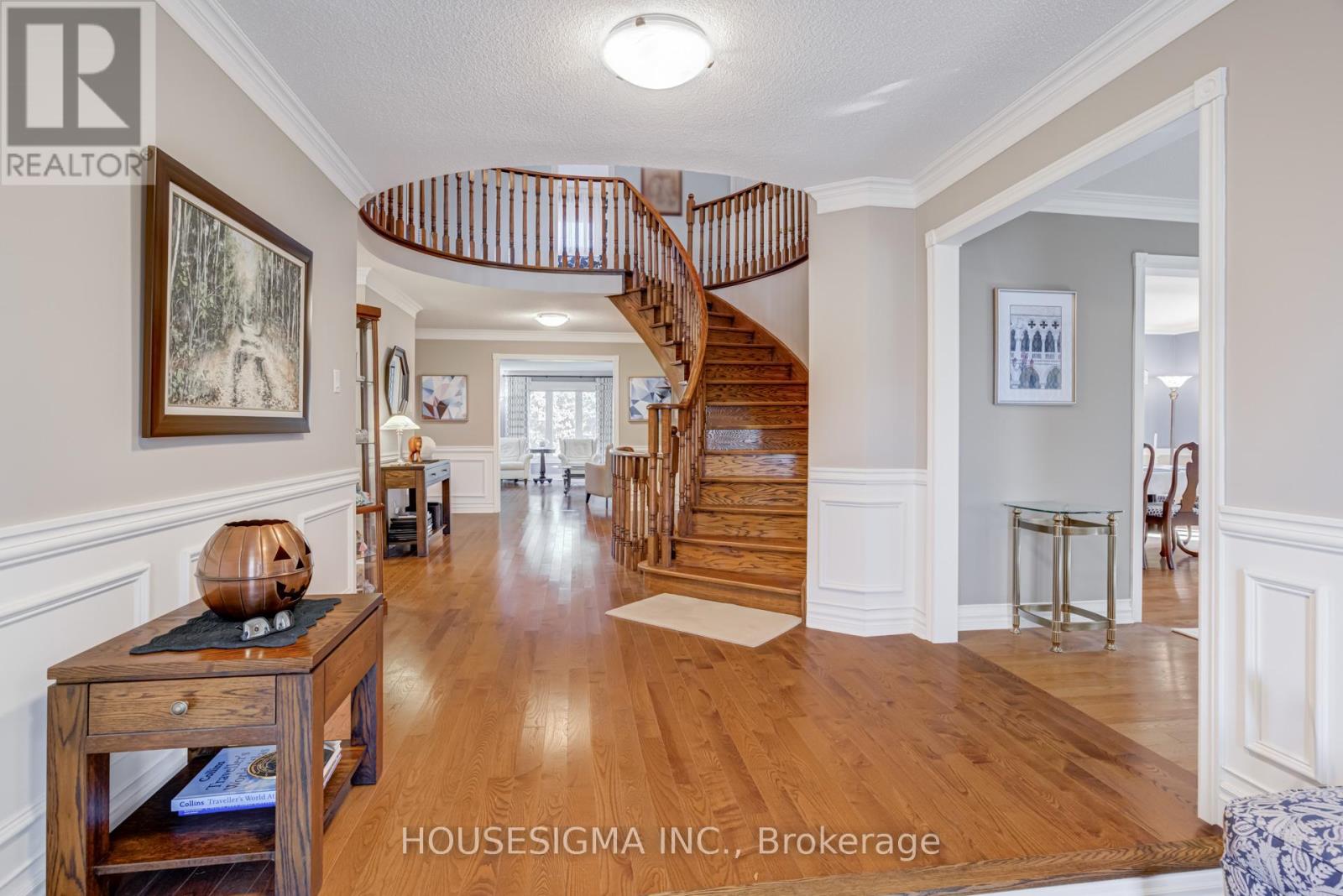 9 Montclair Road, Richmond Hill, Ontario  L4B 2T4 - Photo 3 - N12486991