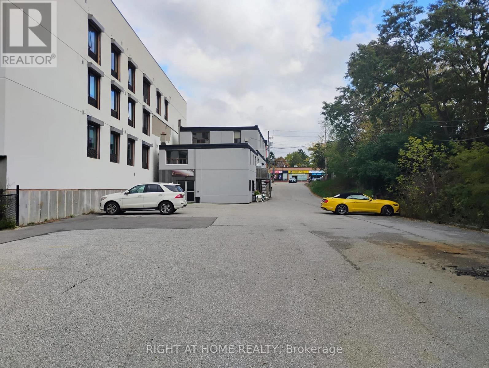 15504 Yonge Street E, Aurora, Ontario  L4G 1P2 - Photo 4 - N12487014