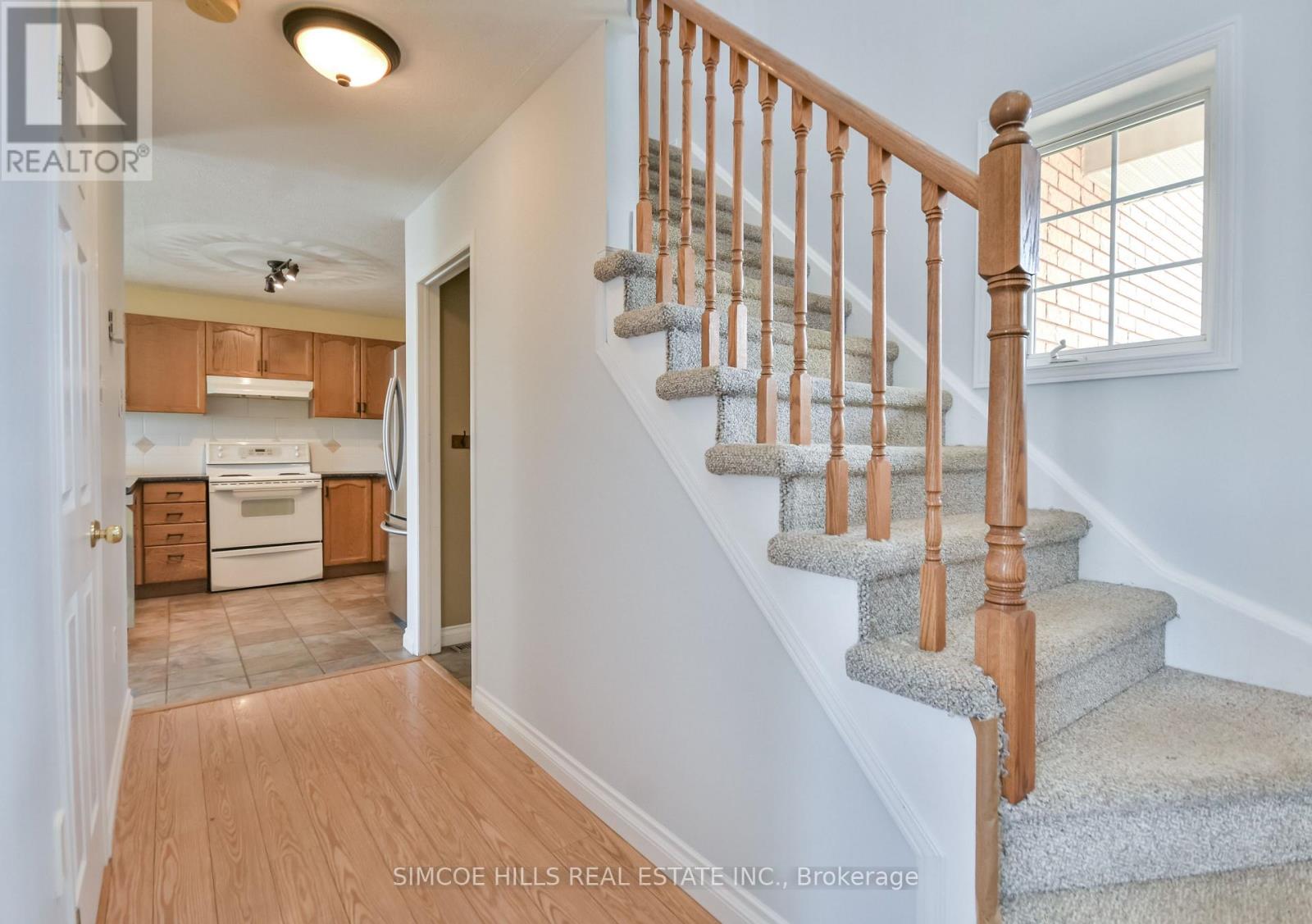 73 Vanessa Drive, Orillia, Ontario  L3V 7W9 - Photo 3 - S12486995