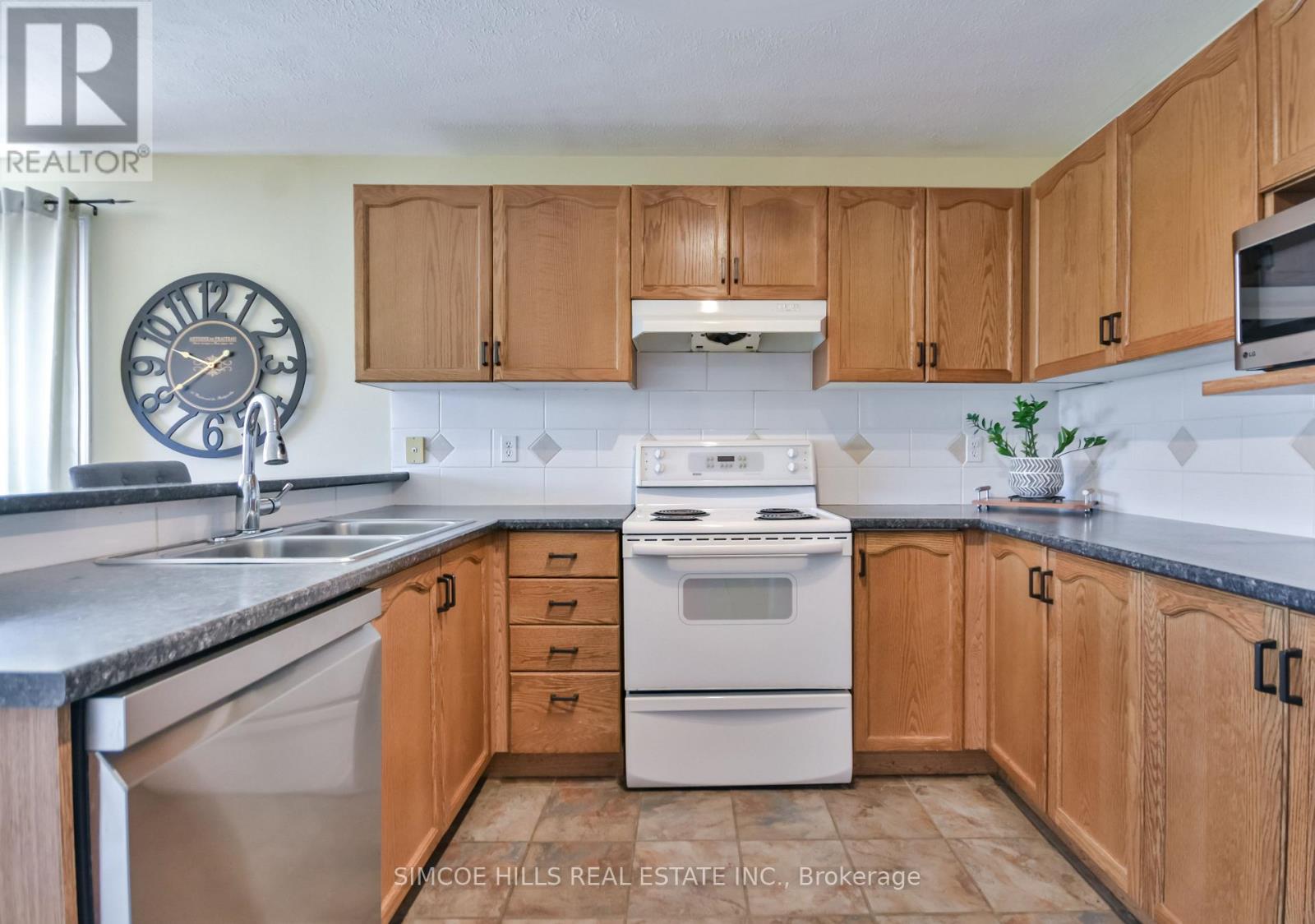 73 Vanessa Drive, Orillia, Ontario  L3V 7W9 - Photo 9 - S12486995